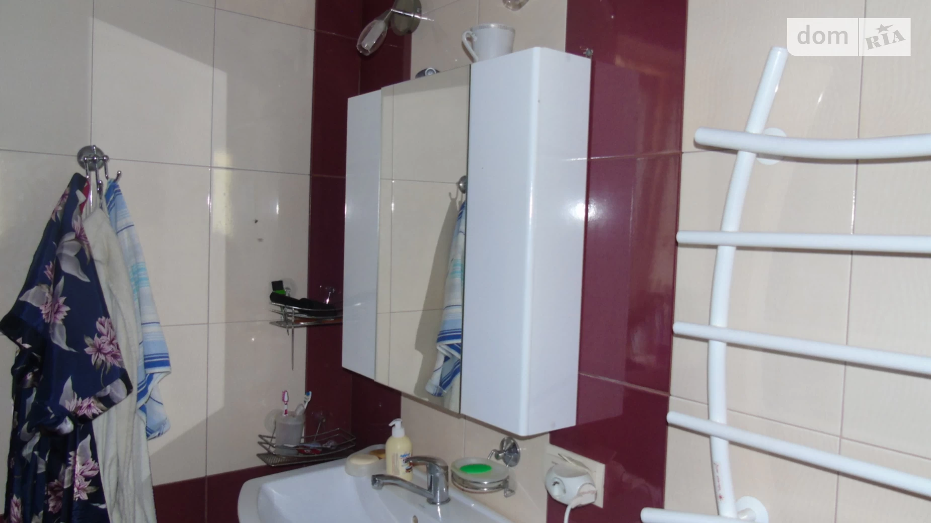 Продается дом на 2 этажа 121 кв. м с камином, цена: 115000 € - фото 2