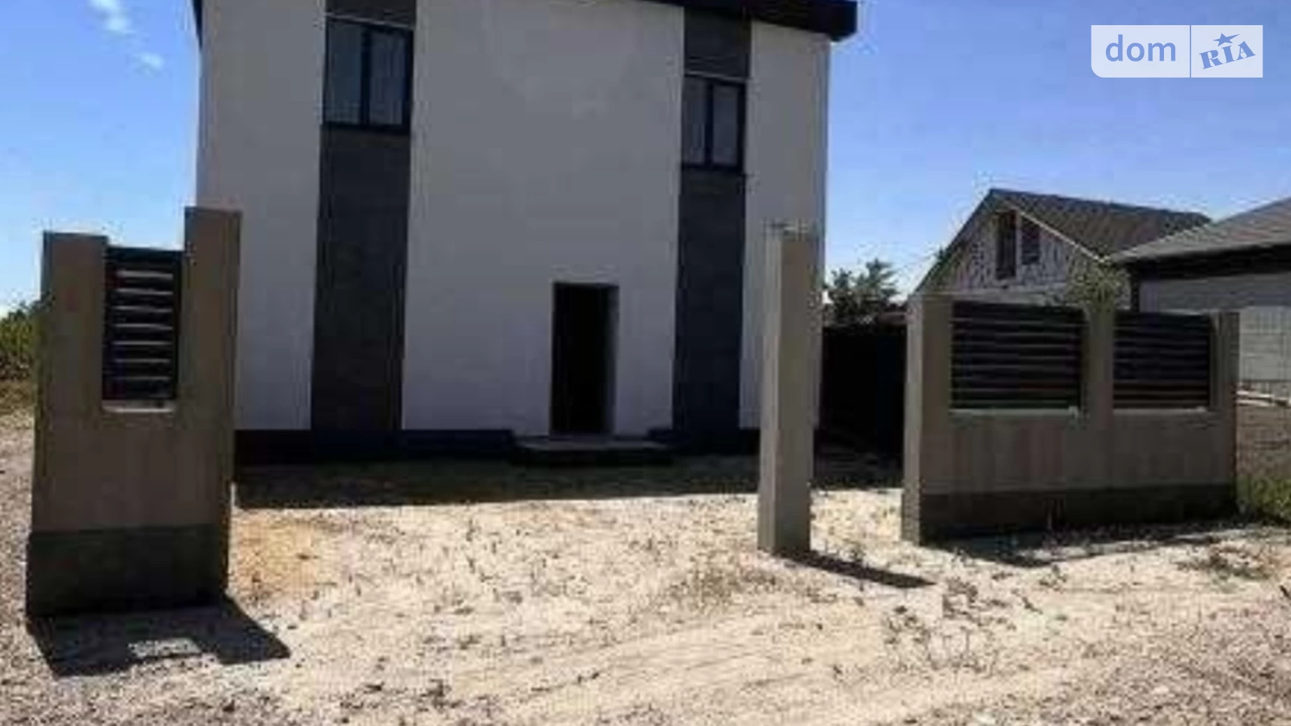 Продается дом на 2 этажа 138 кв. м с гаражом, цена: 67000 $ - фото 2