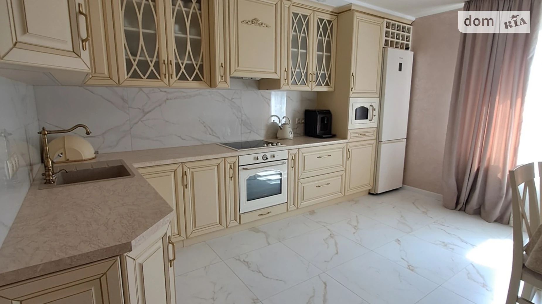 Продается дом на 2 этажа 231.6 кв. м с садом, цена: 235000 $ - фото 3