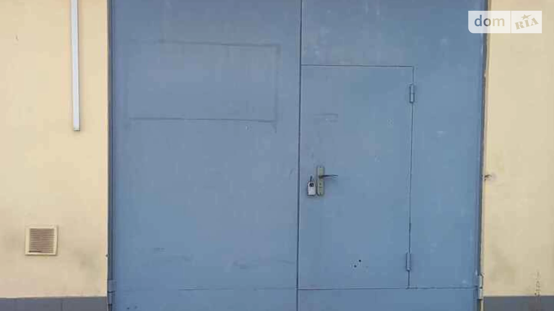 Продается отдельно стоящий гараж под бус на 63 кв. м, цена: 25000 $ - фото 2