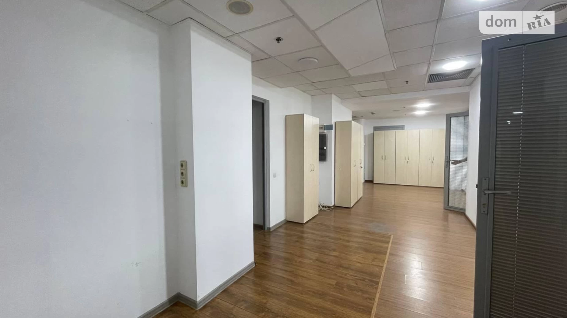 Сдается в аренду офис 280 кв. м в бизнес-центре, цена: 5600 $ - фото 4