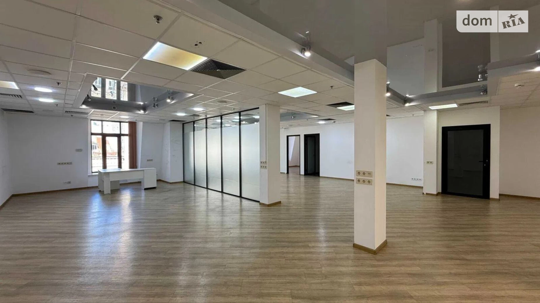 Сдается в аренду офис 644 кв. м в бизнес-центре, цена: 12880 $ - фото 2