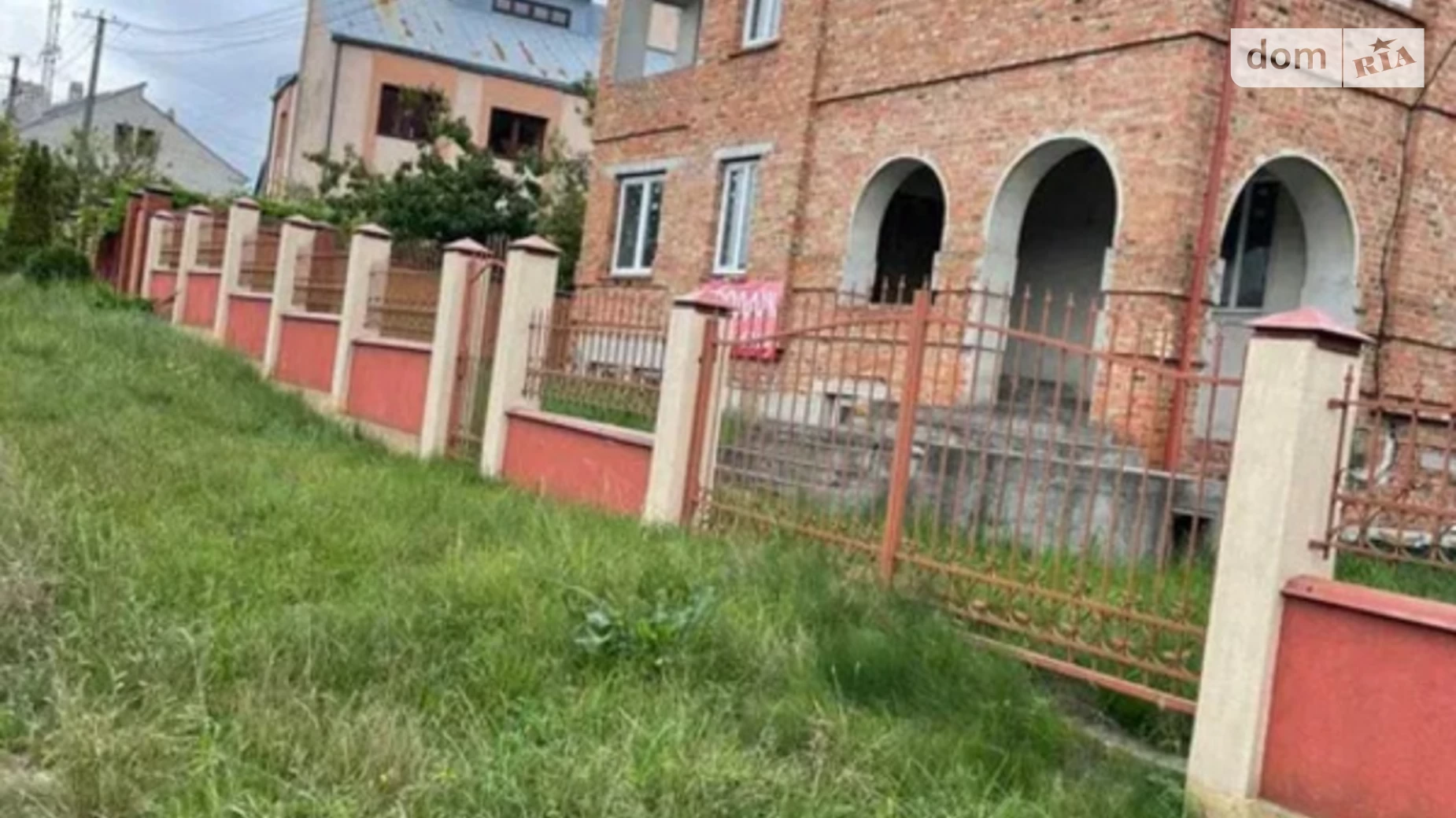 Продается дом на 3 этажа 300 кв. м с мебелью, цена: 100000 $ - фото 4