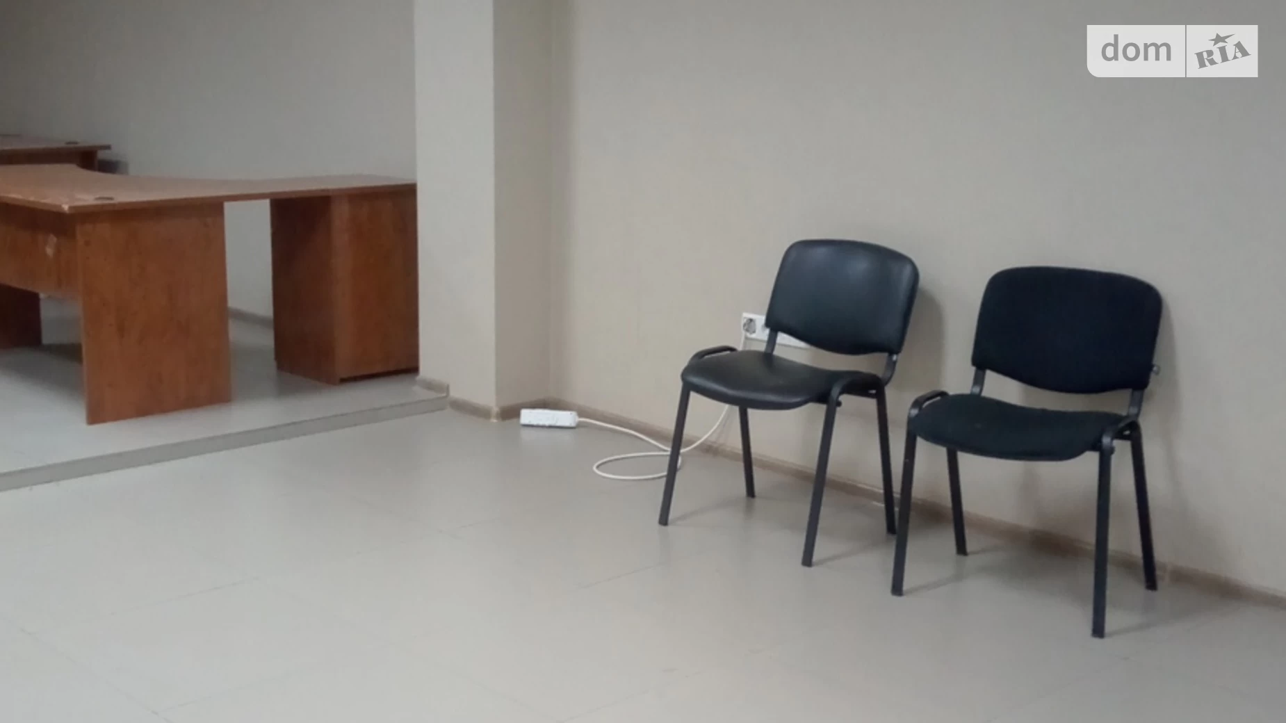 Сдается в аренду офис 64 кв. м в бизнес-центре, цена: 12000 грн - фото 2