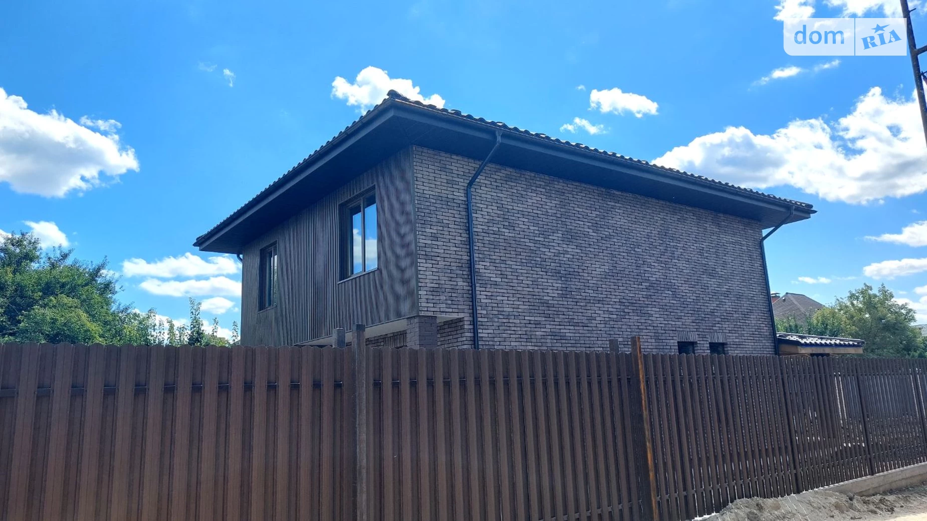 Продается дом на 2 этажа 155 кв. м с гаражом, цена: 189900 $ - фото 2