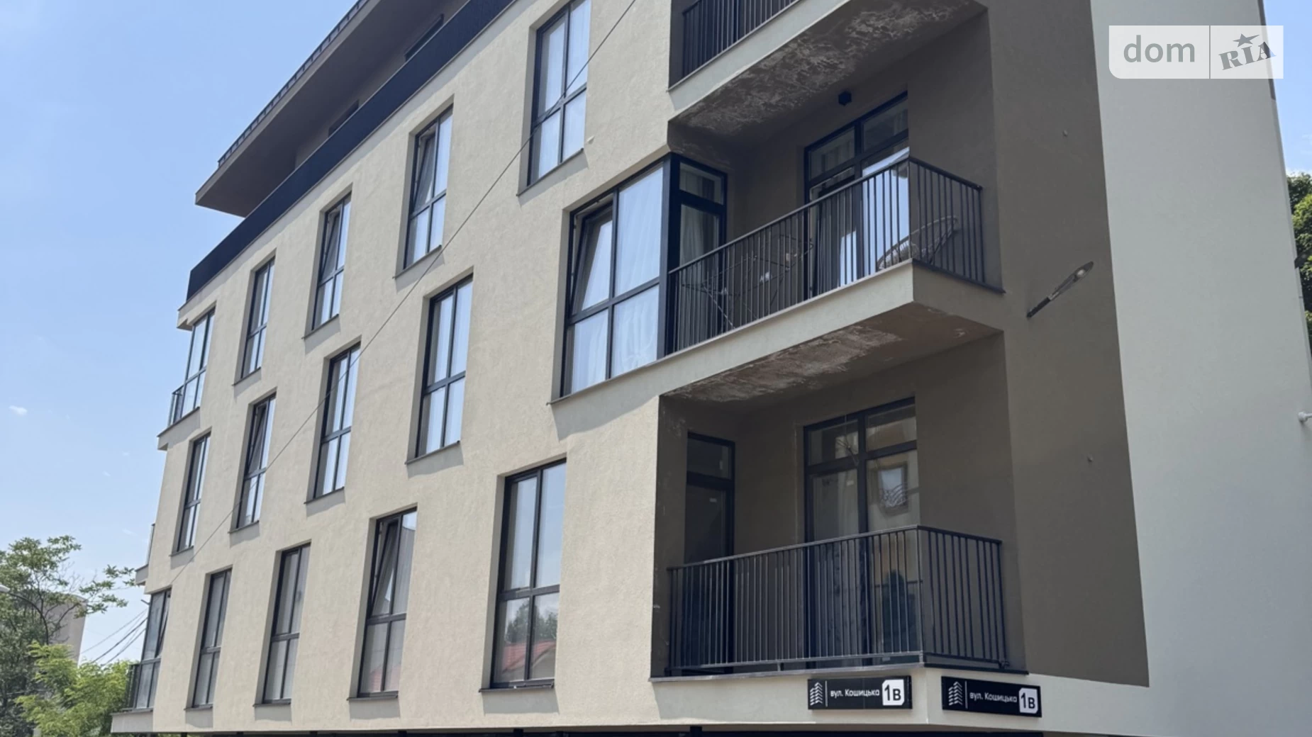 Продается 2-комнатная квартира 62 кв. м в Ужгороде, ул. Кошицкая, 3 - фото 2