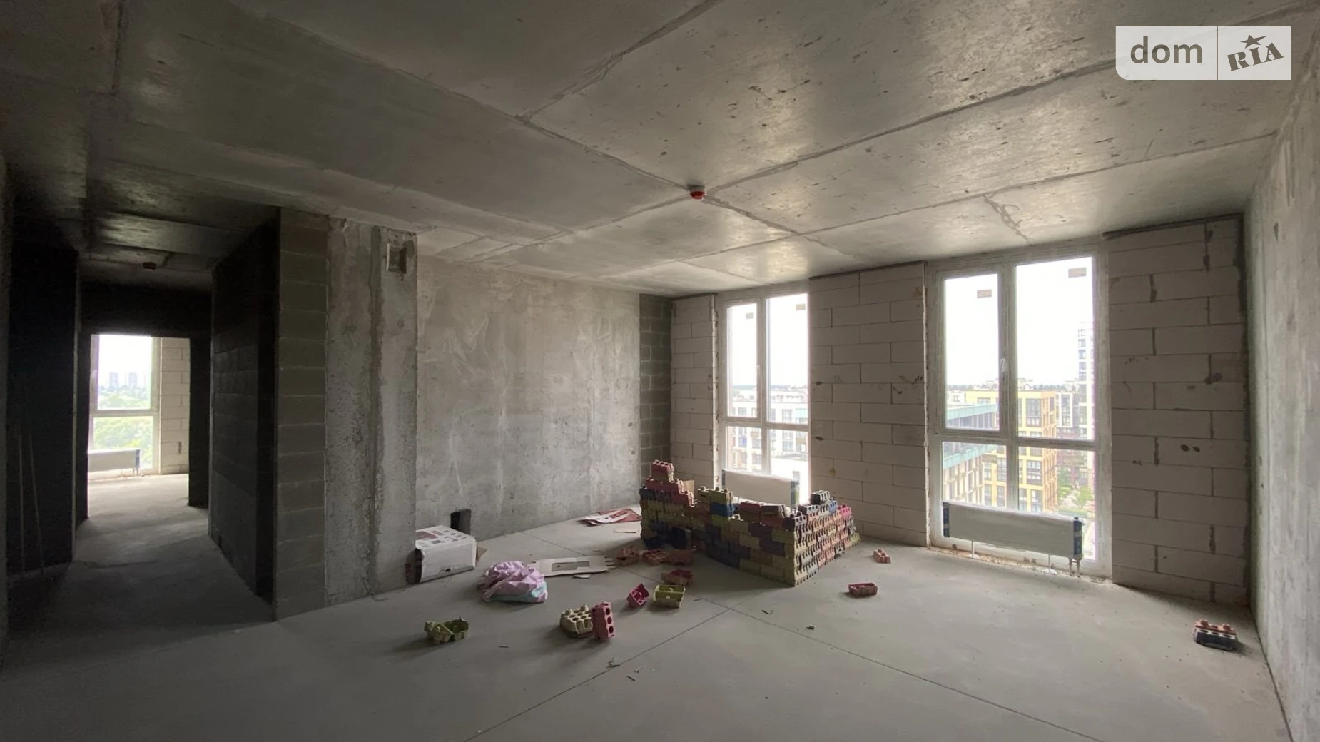 Продается 2-комнатная квартира 85.8 кв. м в Киеве, ул. Салютная, 2 - фото 2
