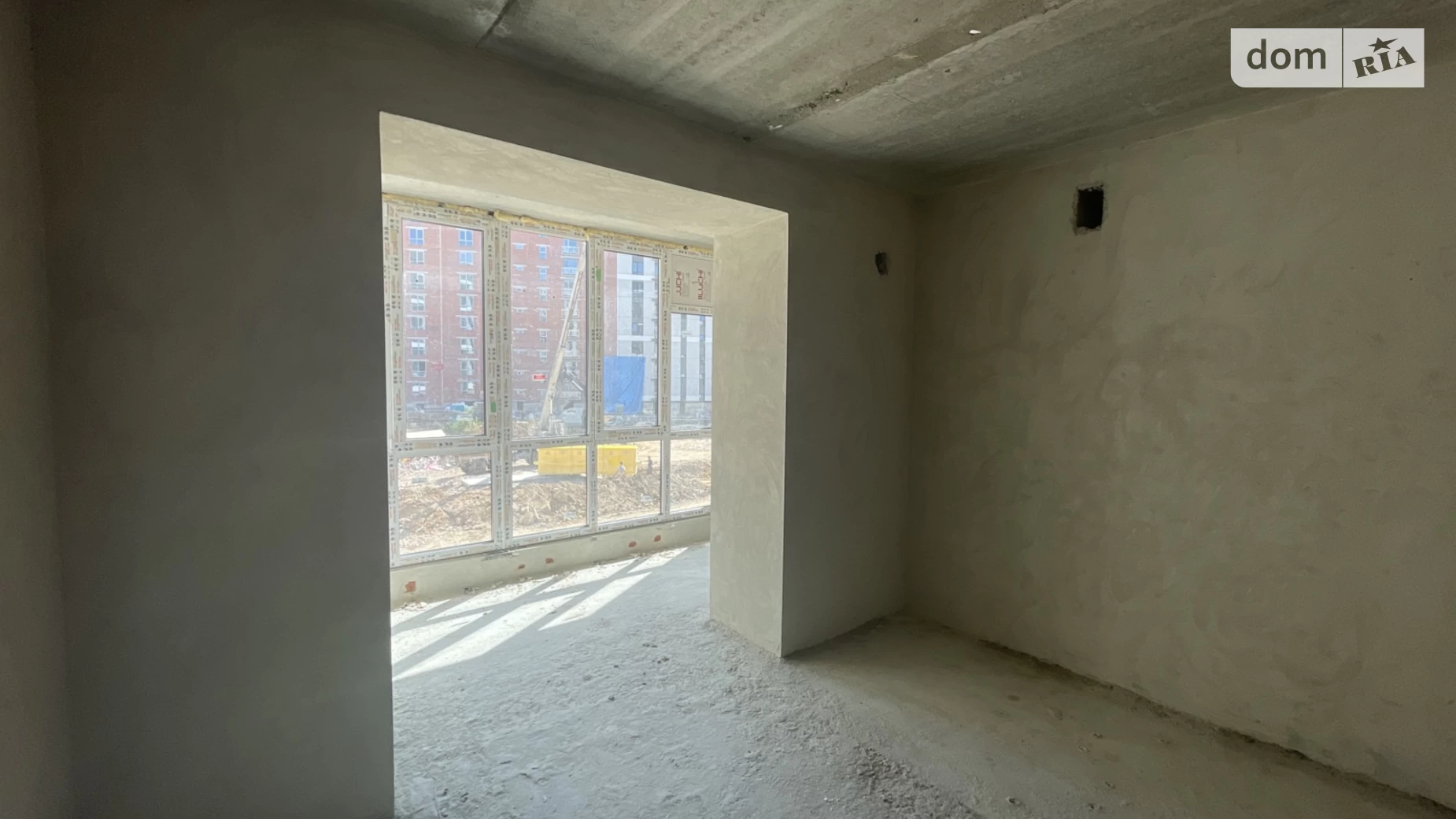Продается 1-комнатная квартира 42.7 кв. м в Ивано-Франковске, ул. Довженко А., 21А - фото 2