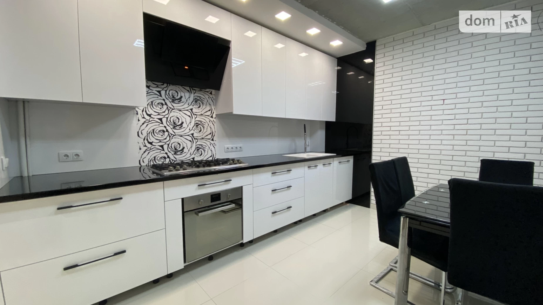 Продається 3-кімнатна квартира 202 кв. м у Львові, просп. Червоної Калини - фото 2