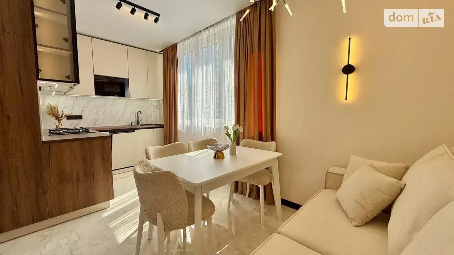 Продается 1-комнатная квартира 42 кв. м в Ивано-Франковске, ул. Национальной Гвардии, 3 - фото 2