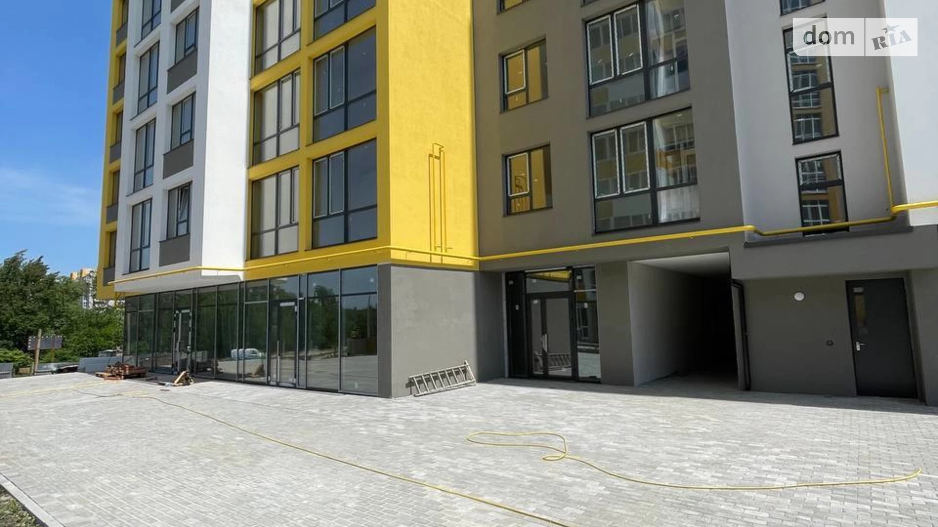 Продается 2-комнатная квартира 75 кв. м в Львове, ул. Величковского, 11 - фото 2