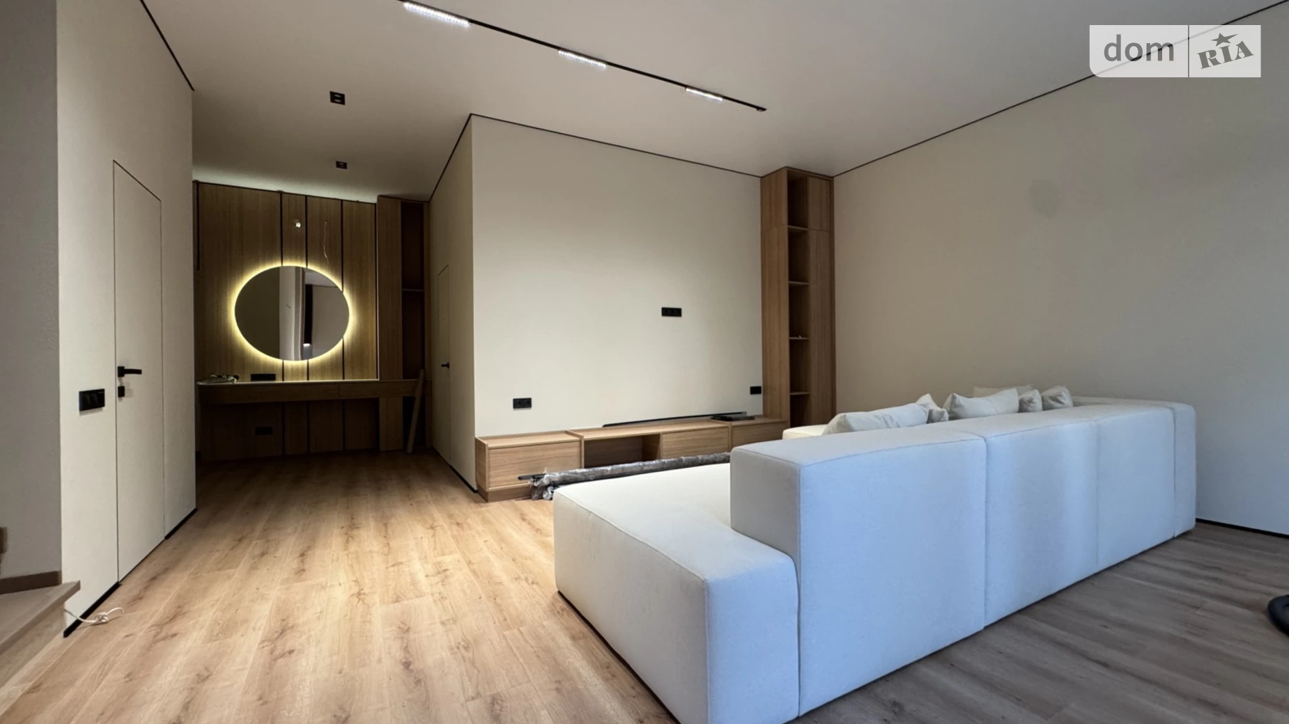 Продается дом на 2 этажа 136 кв. м с гаражом, цена: 275000 $ - фото 4