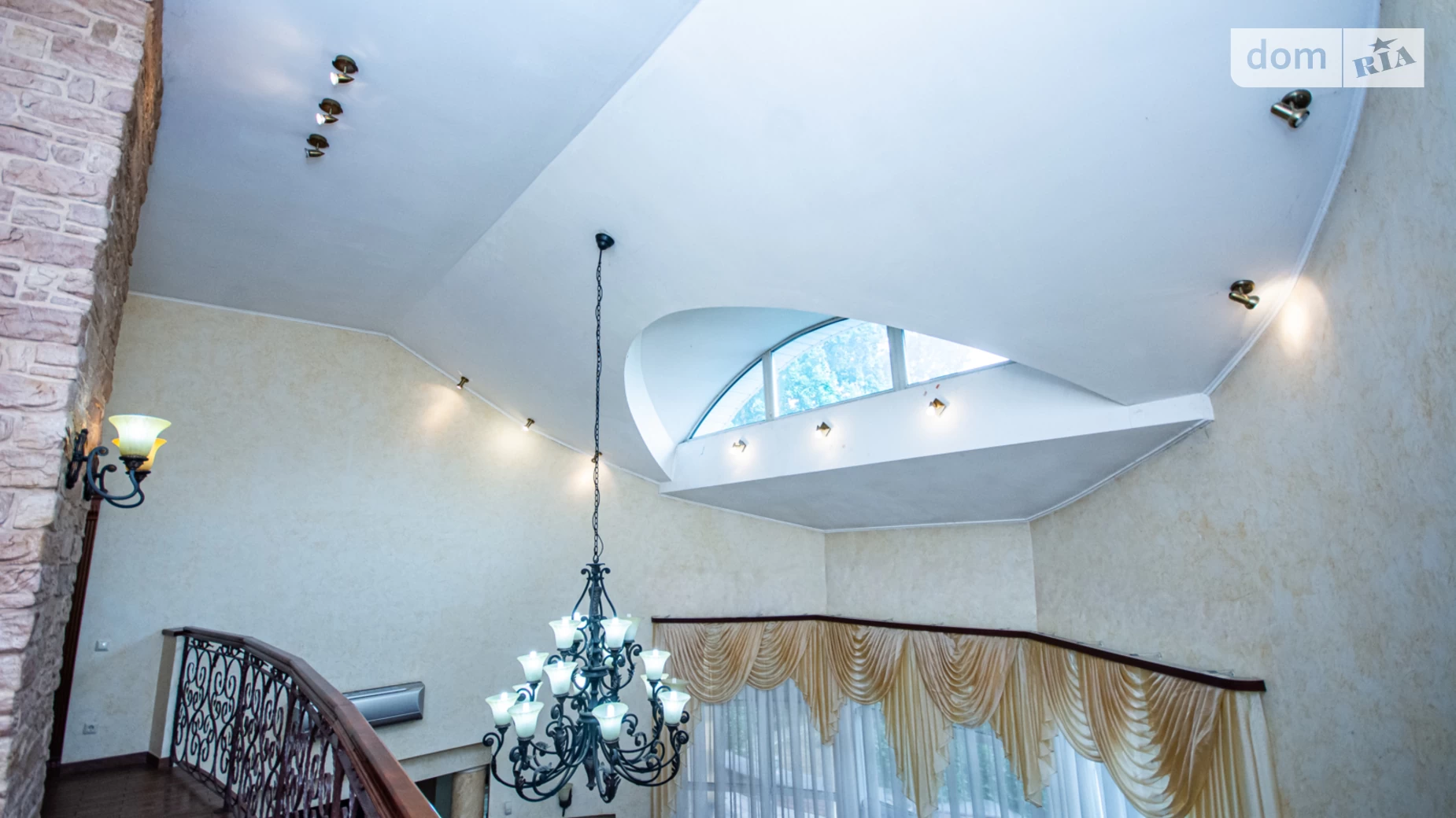 Продается дом на 2 этажа 376.5 кв. м с садом, цена: 340000 $ - фото 3