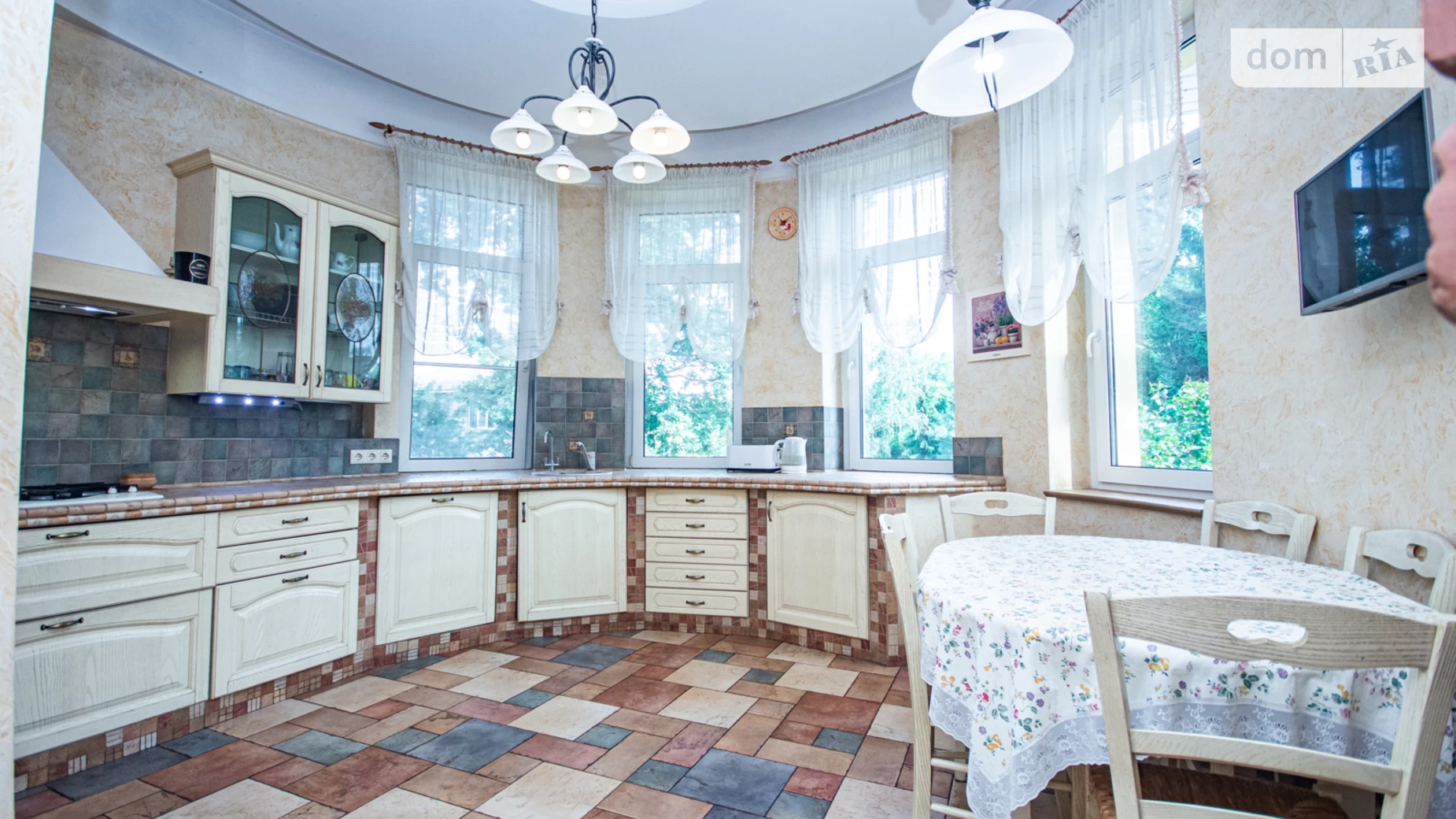 Продается дом на 2 этажа 376.5 кв. м с садом, цена: 340000 $ - фото 5