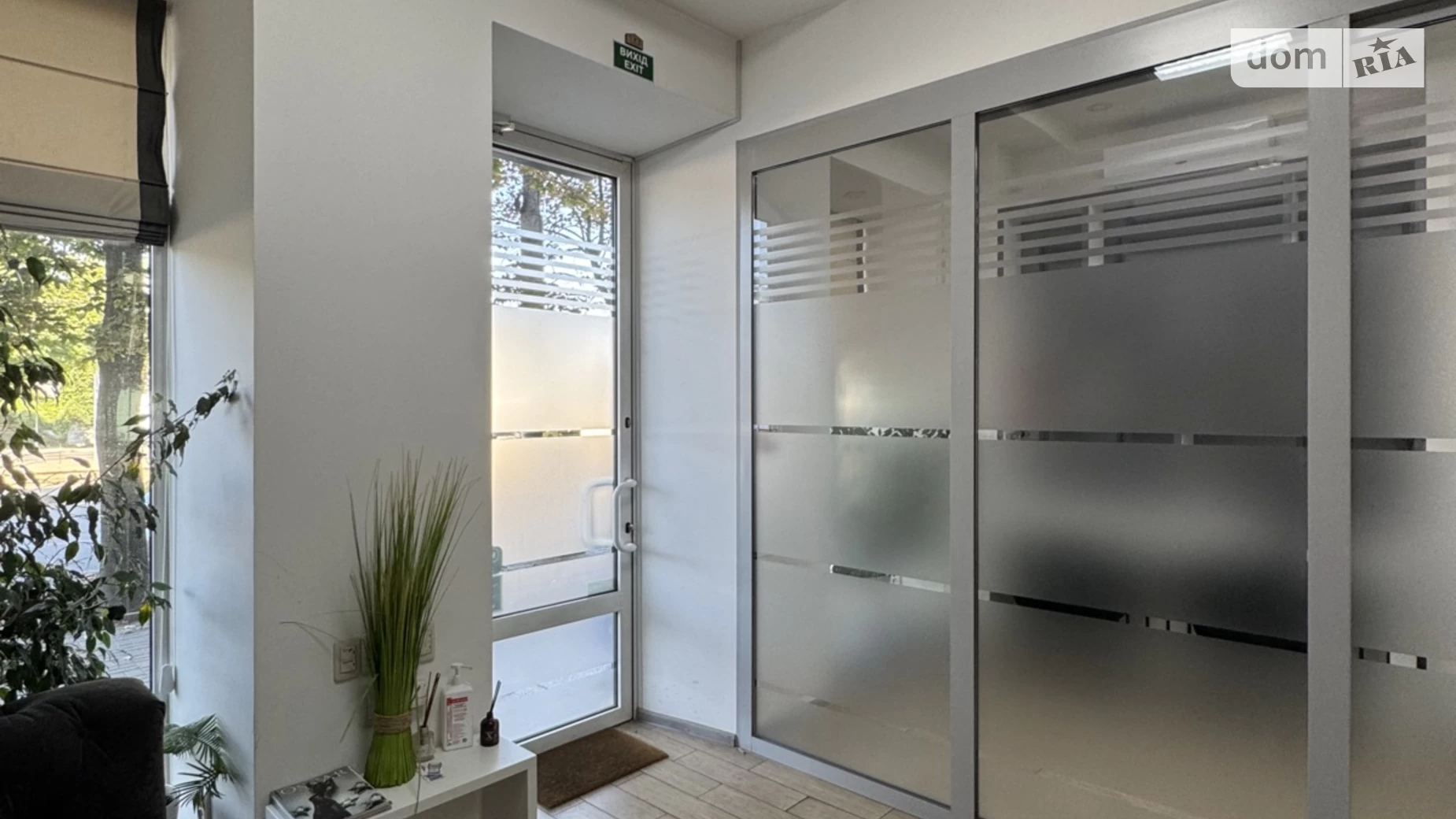 Сдается в аренду офис 57 кв. м в бизнес-центре, цена: 1200 $ - фото 3