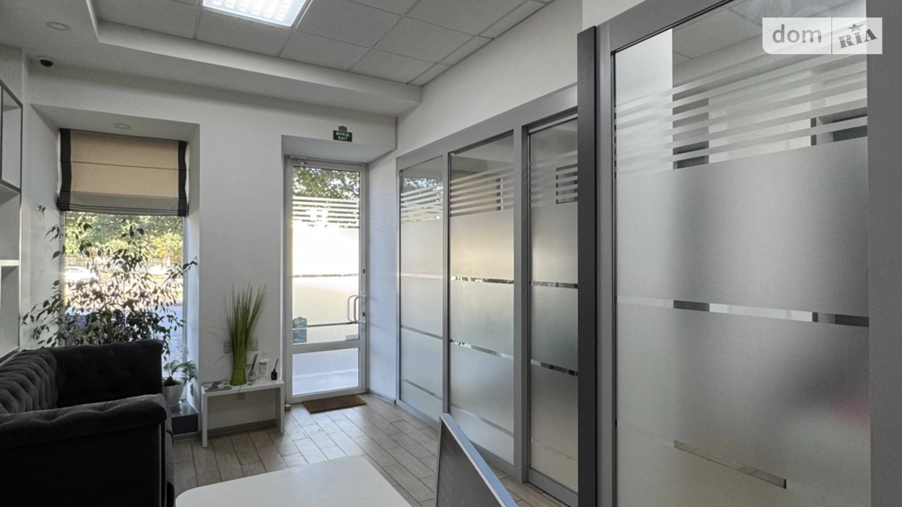 Сдается в аренду офис 57 кв. м в бизнес-центре, цена: 1200 $ - фото 4