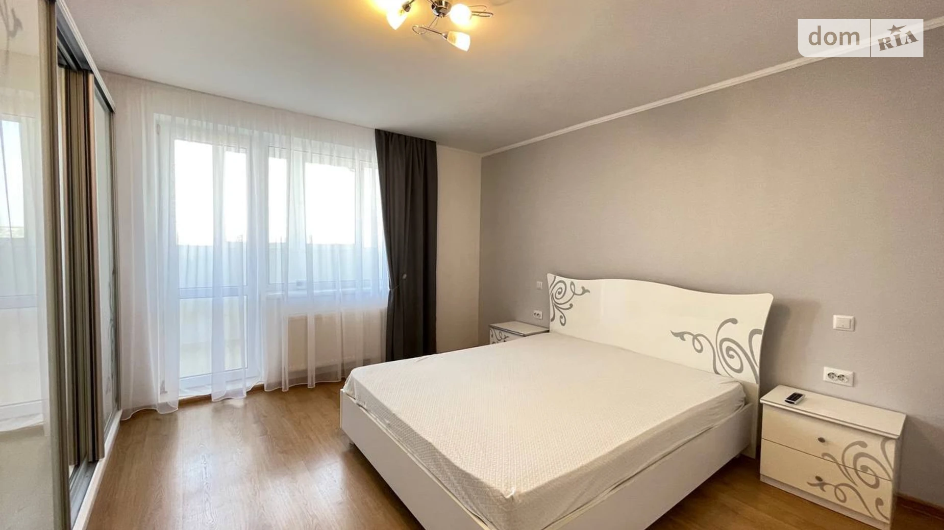 Продається 2-кімнатна квартира 61.2 кв. м у Івано-Франківську, вул. Симоненка Василя, 40 - фото 2