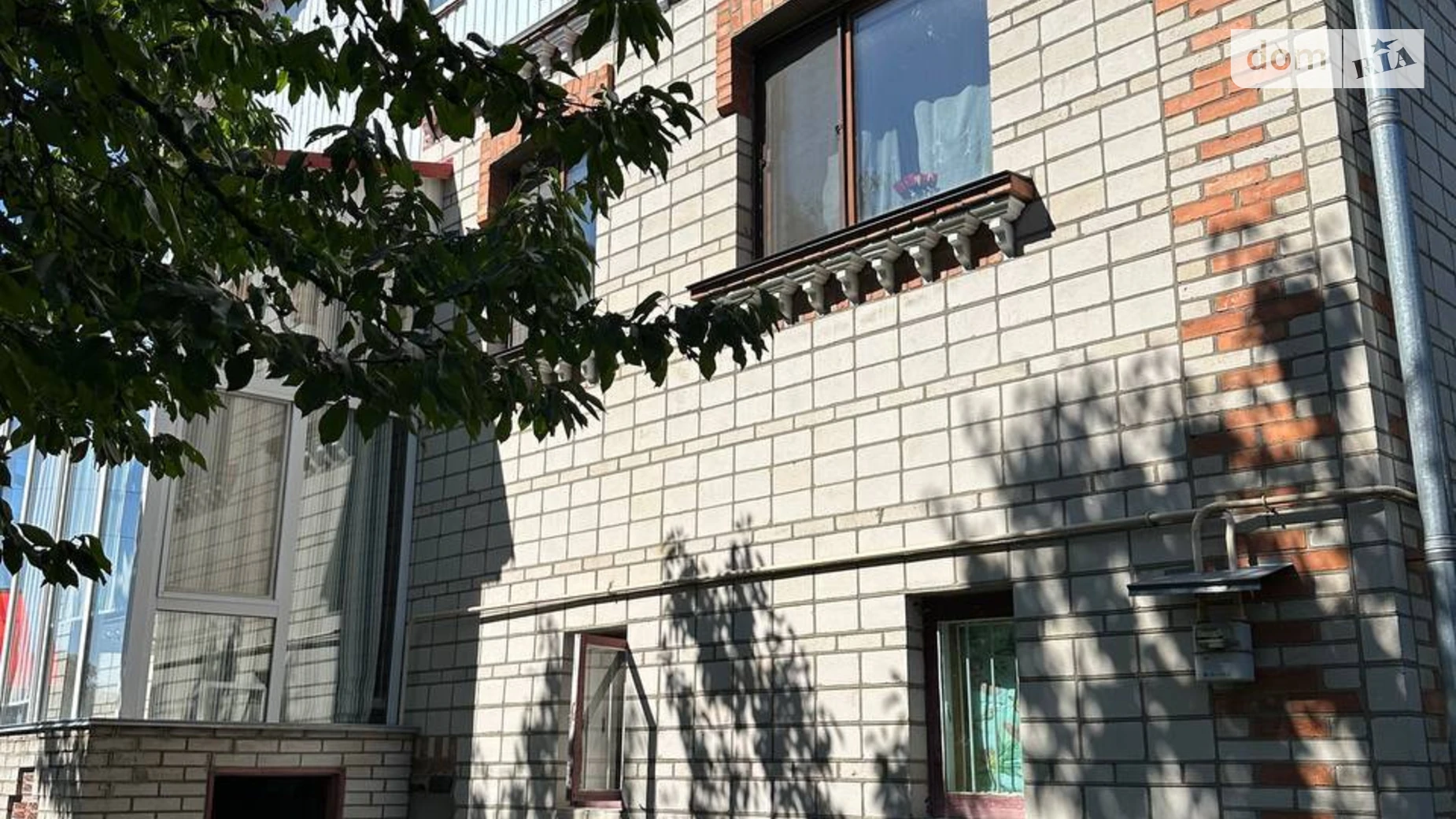 Продается дом на 2 этажа 250 кв. м с подвалом, цена: 105000 $ - фото 2