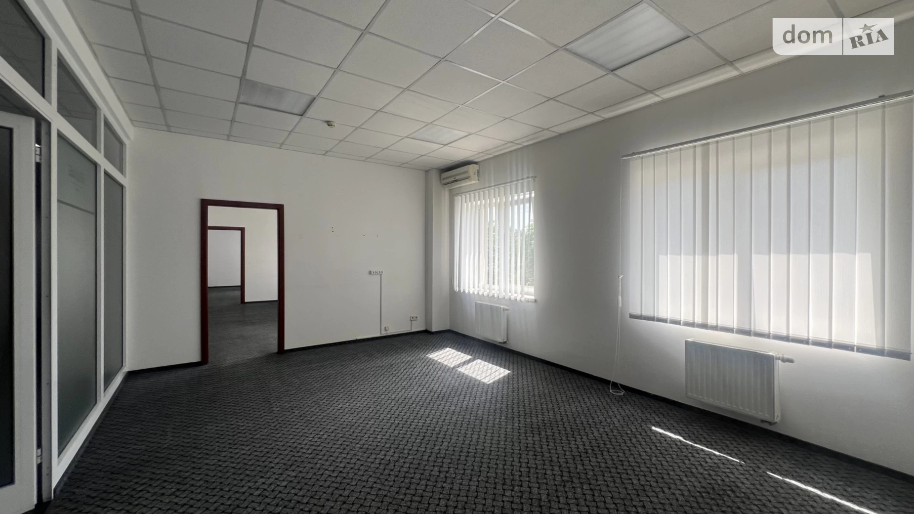 Сдается в аренду офис 205 кв. м в бизнес-центре, цена: 1435 $ - фото 3