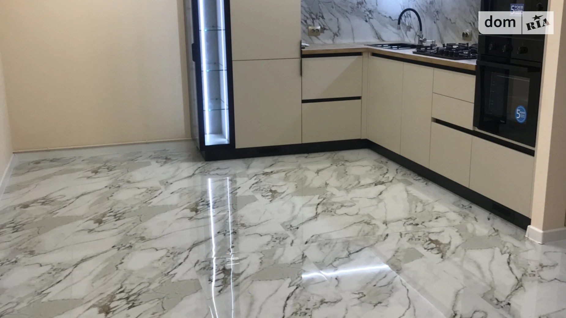 2-кімнатна квартира 67 кв. м у Тернополі, вул. Київська, 9Д - фото 2