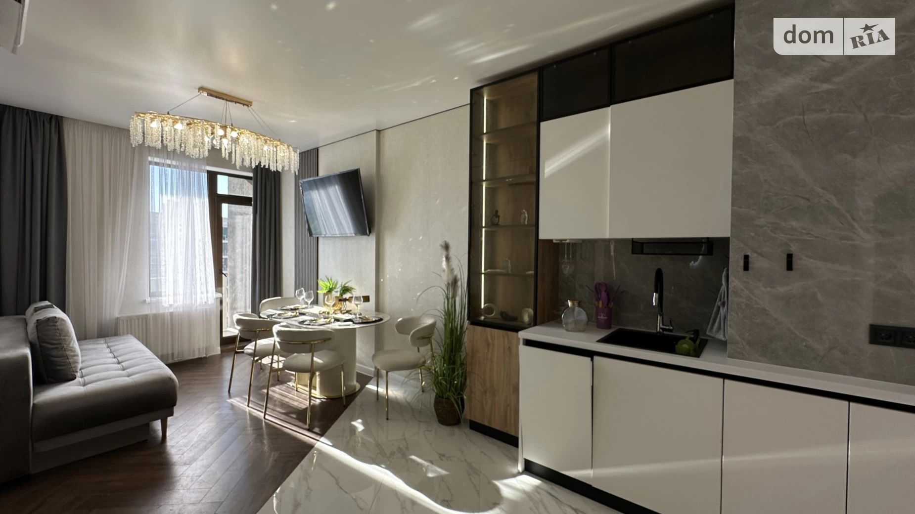 Продается 2-комнатная квартира 69 кв. м в Одессе, ул. Генуэзская, 1/1 - фото 2