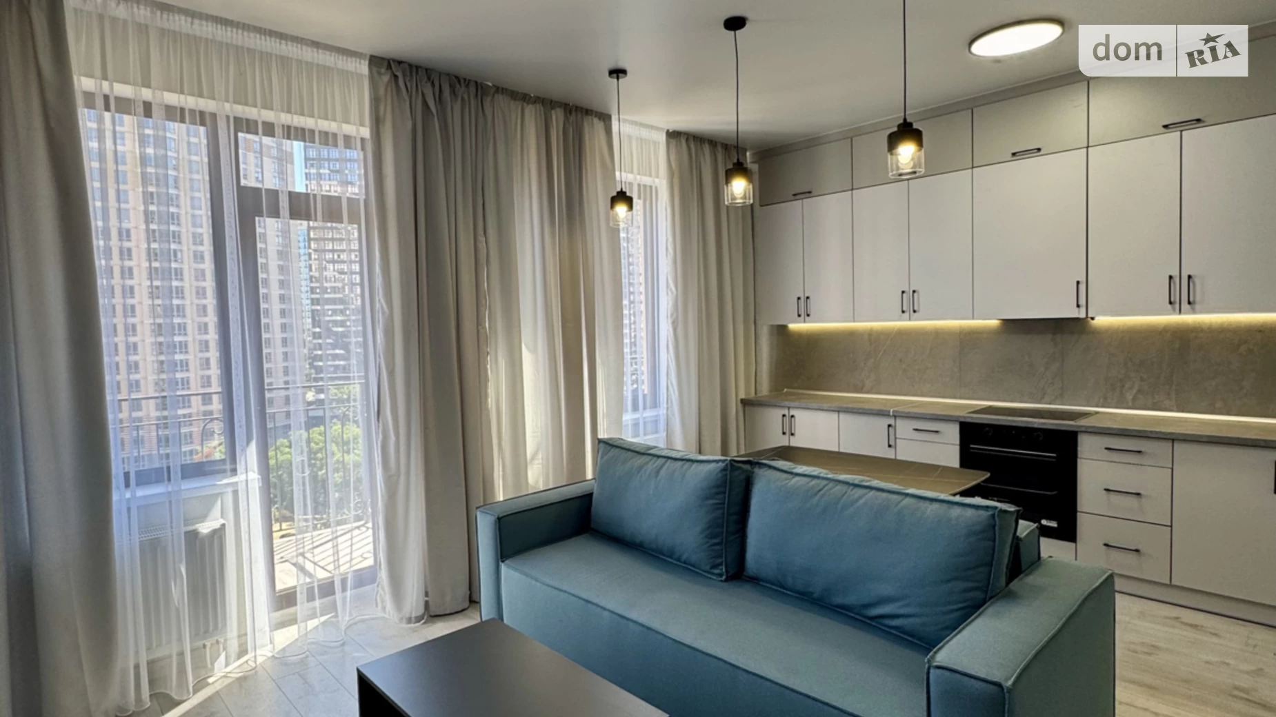 Продается 1-комнатная квартира 43 кв. м в Одессе, ул. Генуэзская, 1/1 - фото 2