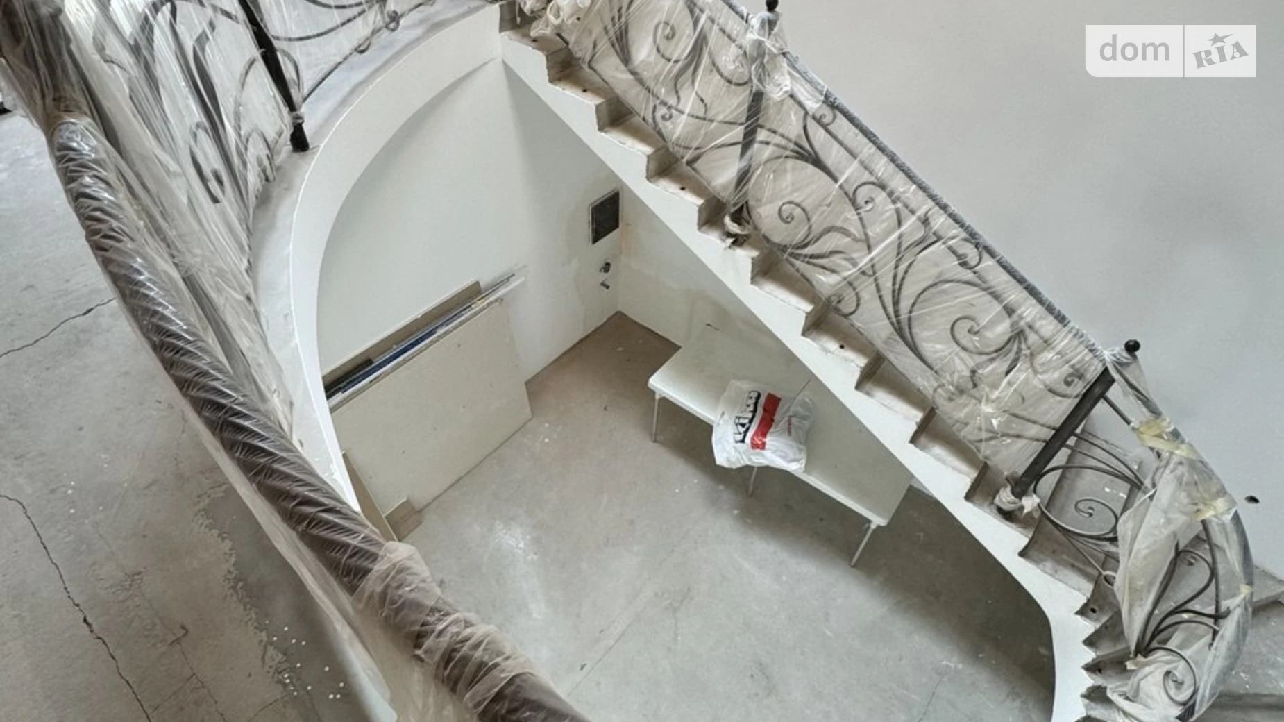 Продается дом на 2 этажа 295 кв. м с бассейном, цена: 295000 $ - фото 4