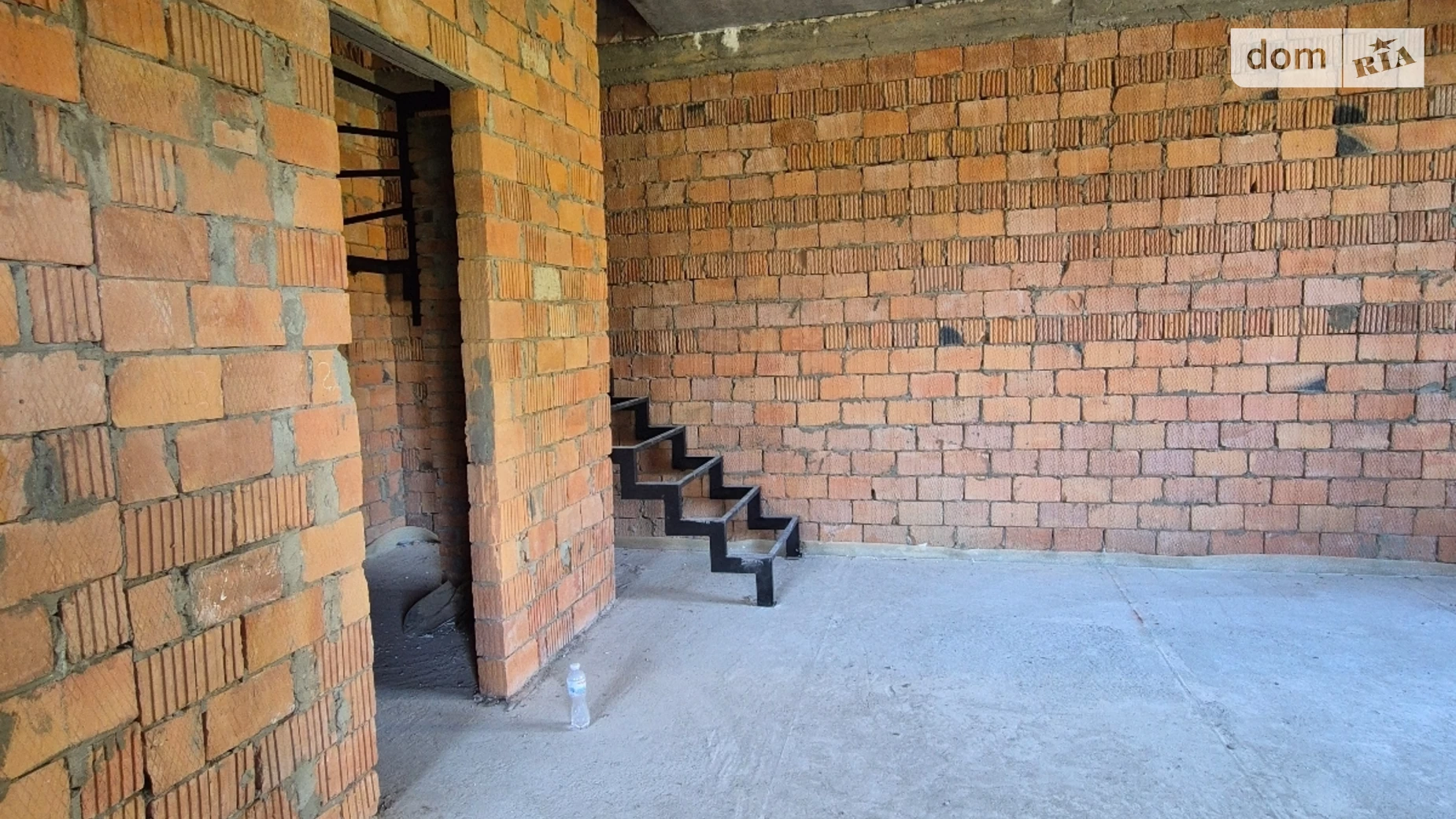 Продается дом на 3 этажа 100 кв. м с участком, цена: 68000 $ - фото 2