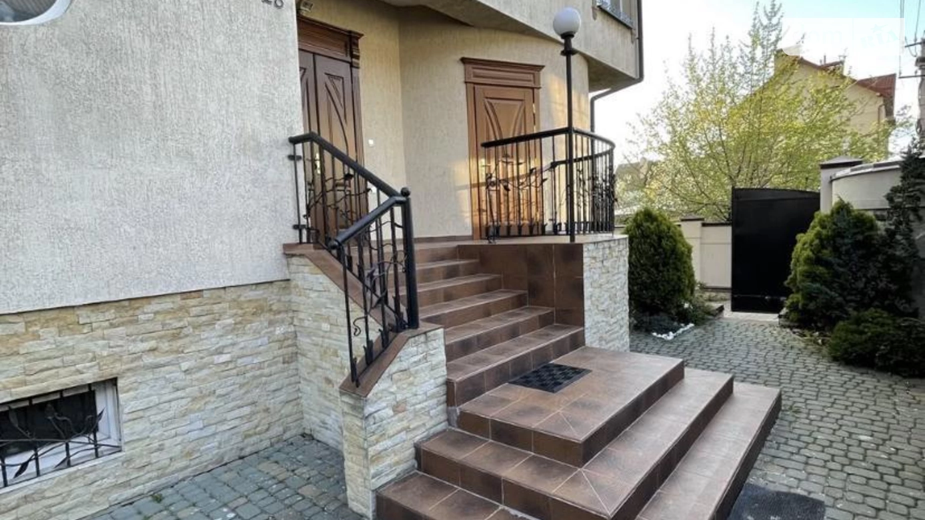 Продается дом на 2 этажа 370 кв. м с террасой, цена: 350000 $ - фото 2