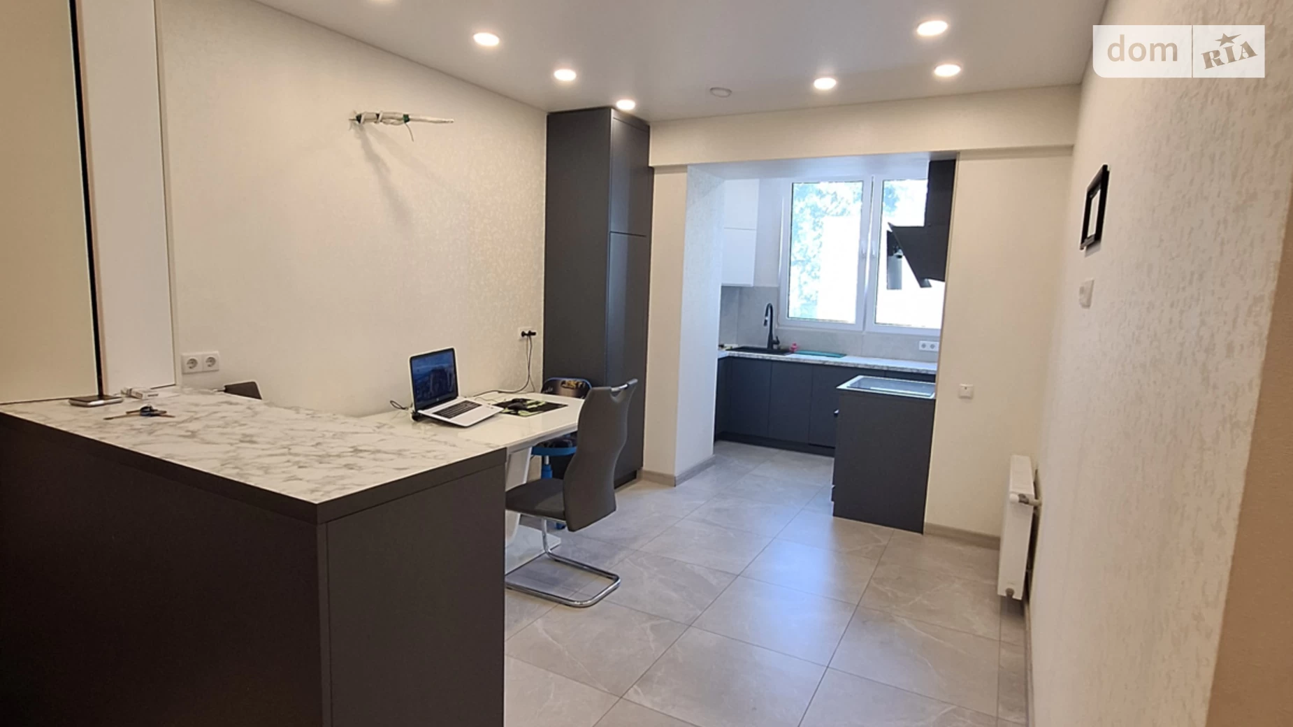 Продается 1-комнатная квартира 80 кв. м в Одессе, ул. Костанди - фото 2