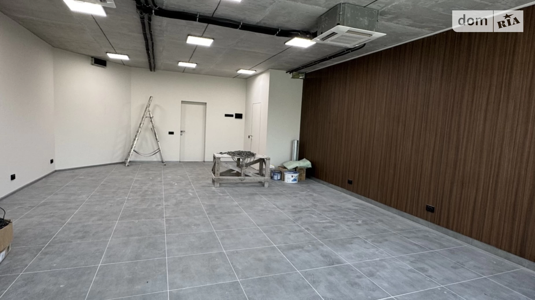 Продається офіс 65 кв. м в бізнес-центрі, цена: 153400 $ - фото 2