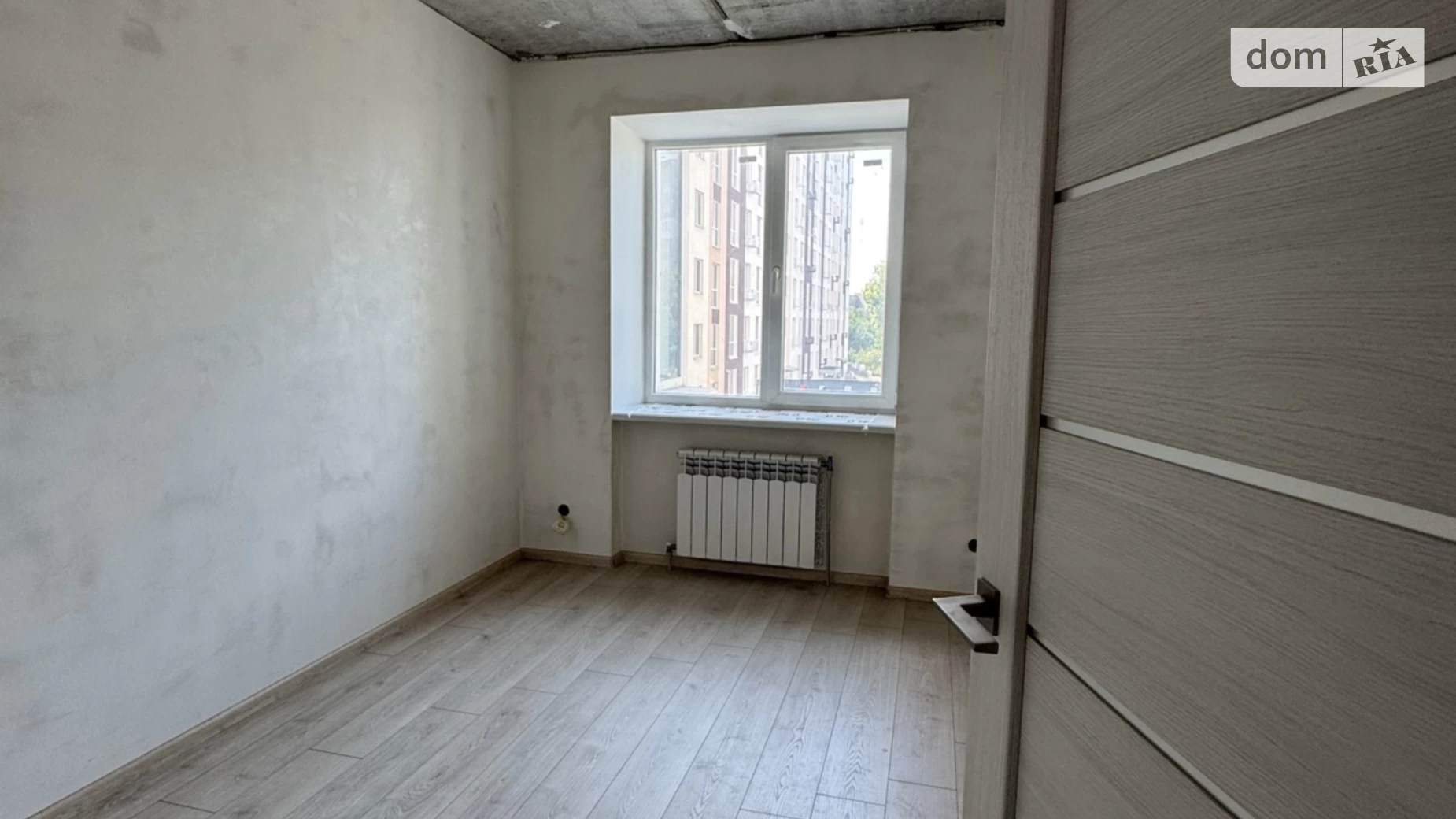 Продается 1-комнатная квартира 42 кв. м в Ровно, ул. Соборная, 285Д - фото 2