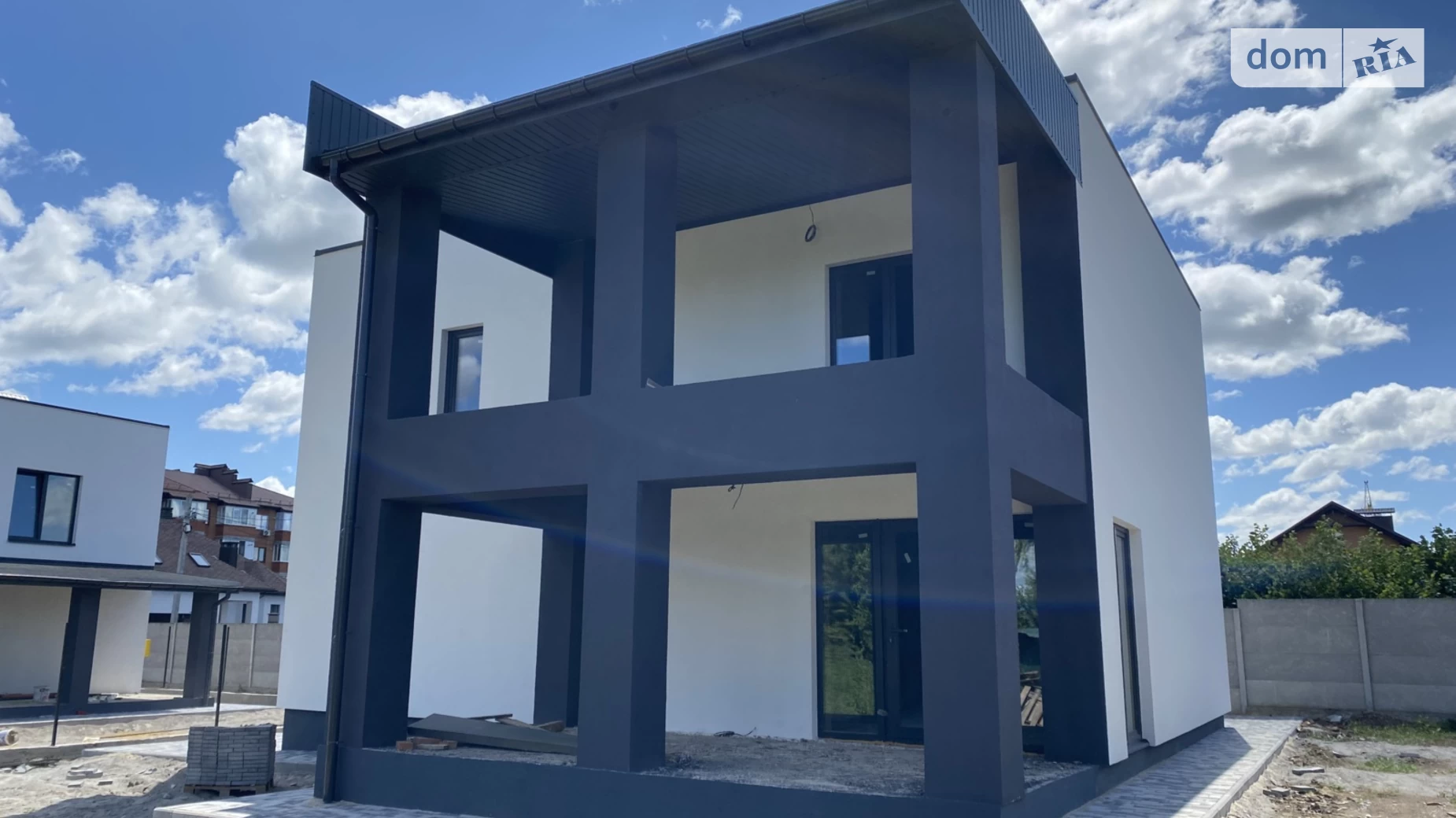 Продается дом на 2 этажа 140 кв. м с гаражом, цена: 95000 $ - фото 2