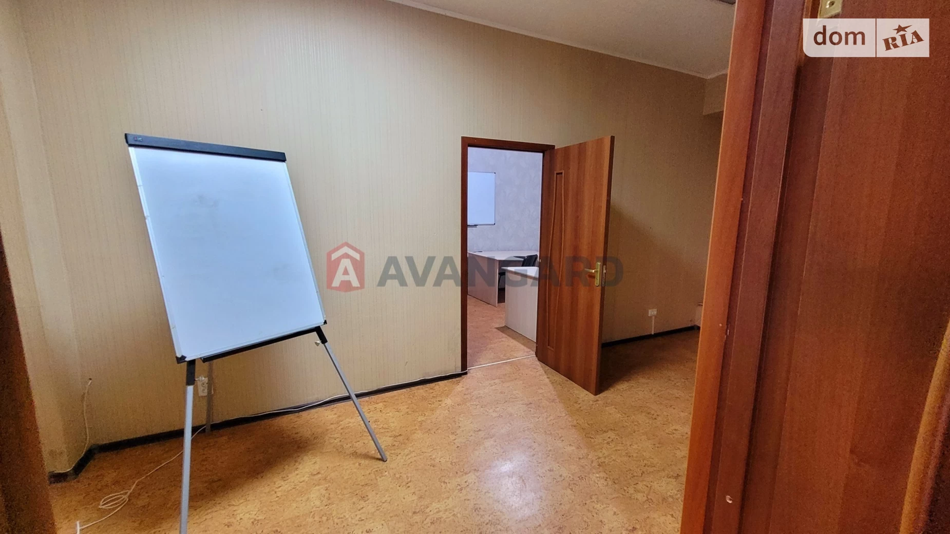 Сдается в аренду офис 70 кв. м в бизнес-центре, цена: 12000 грн - фото 2