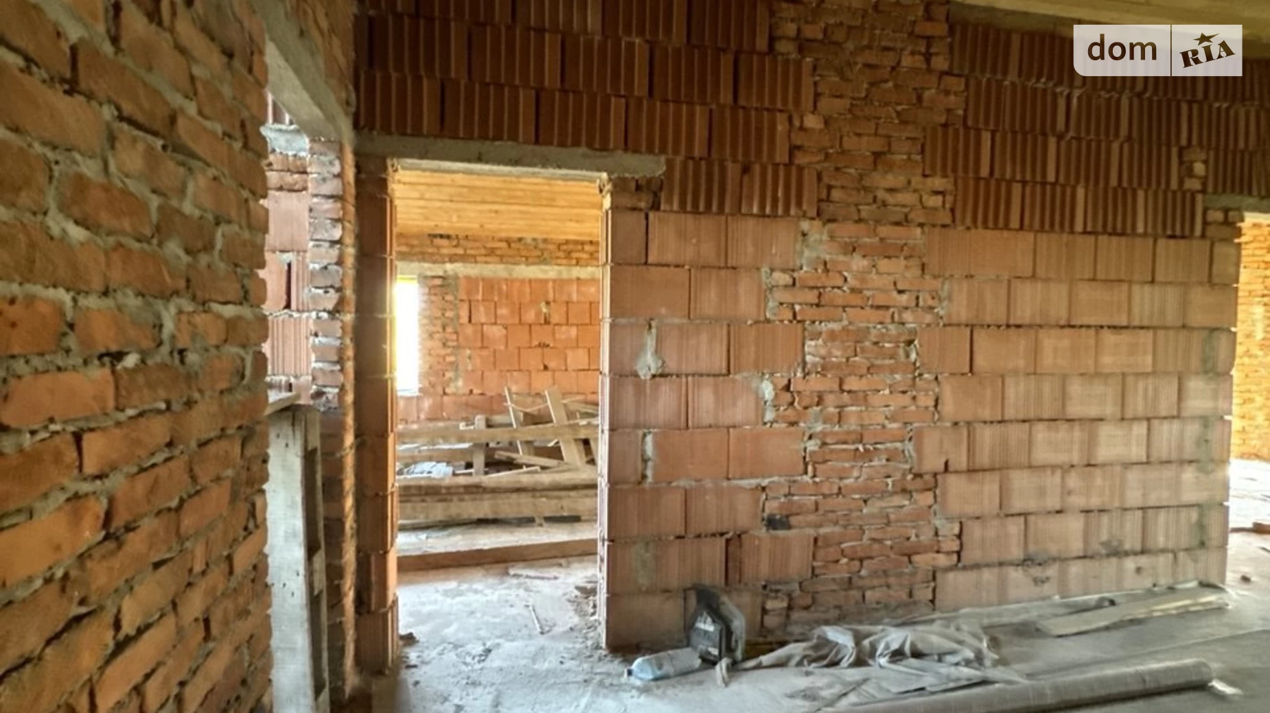 Продается дом на 3 этажа 270 кв. м с верандой, цена: 67000 $ - фото 3