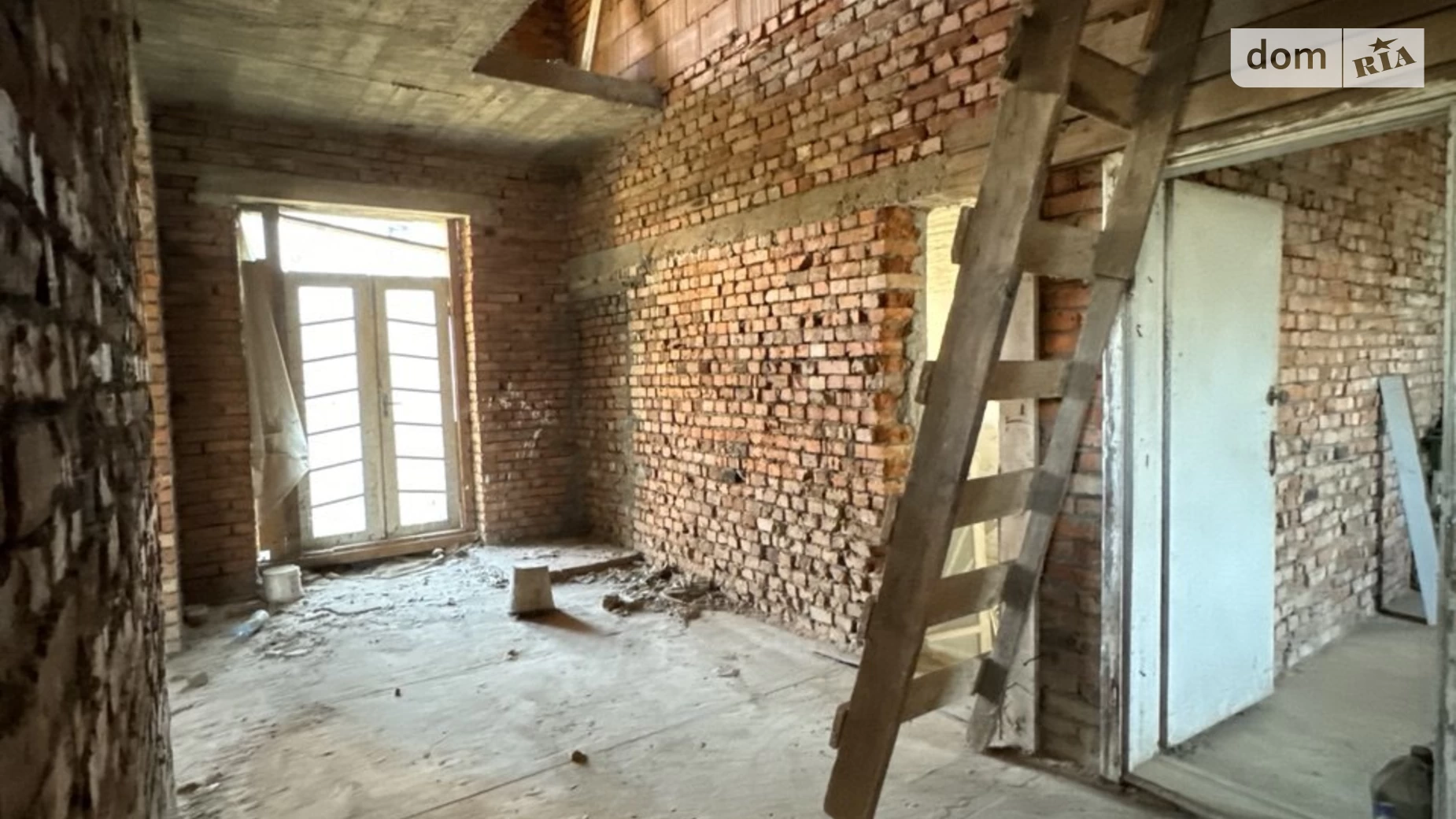 Продается дом на 3 этажа 270 кв. м с верандой, цена: 67000 $ - фото 2