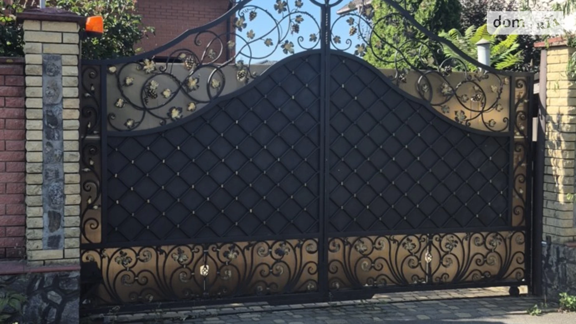 Продается дом на 2 этажа 200 кв. м с участком, цена: 175000 $ - фото 4