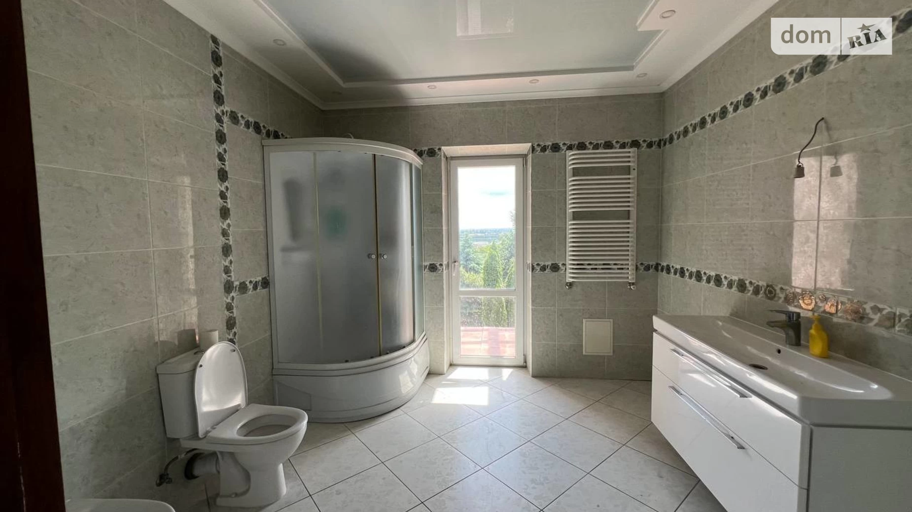 Продается дом на 3 этажа 420.7 кв. м с террасой, цена: 240000 $ - фото 2