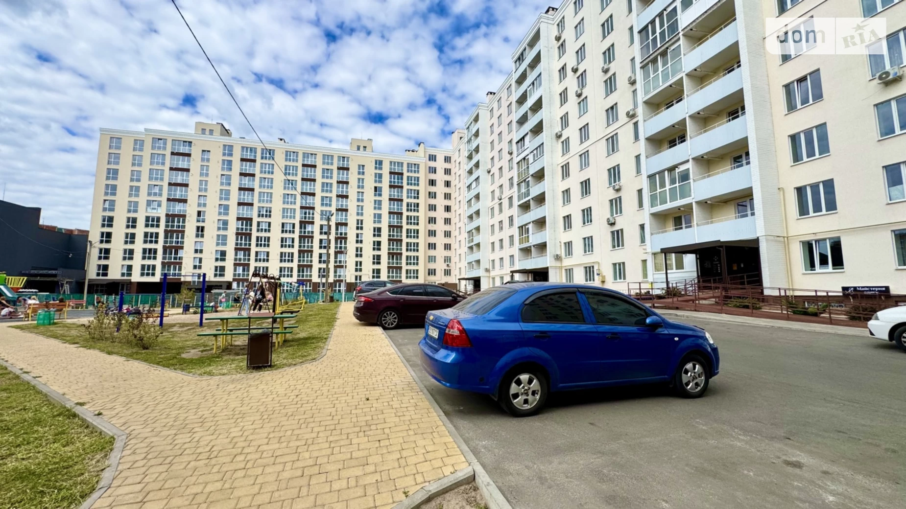 Продается 2-комнатная квартира 76 кв. м в Чернигове, ул. Независимости, 21 - фото 2