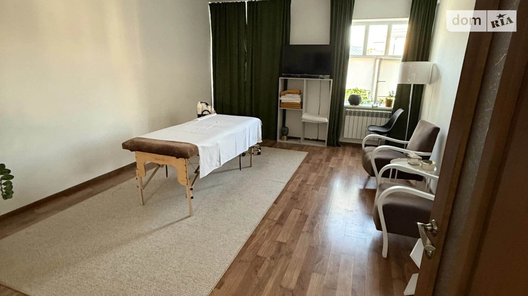Сдается в аренду офис 75 кв. м в бизнес-центре, цена: 450 € - фото 2