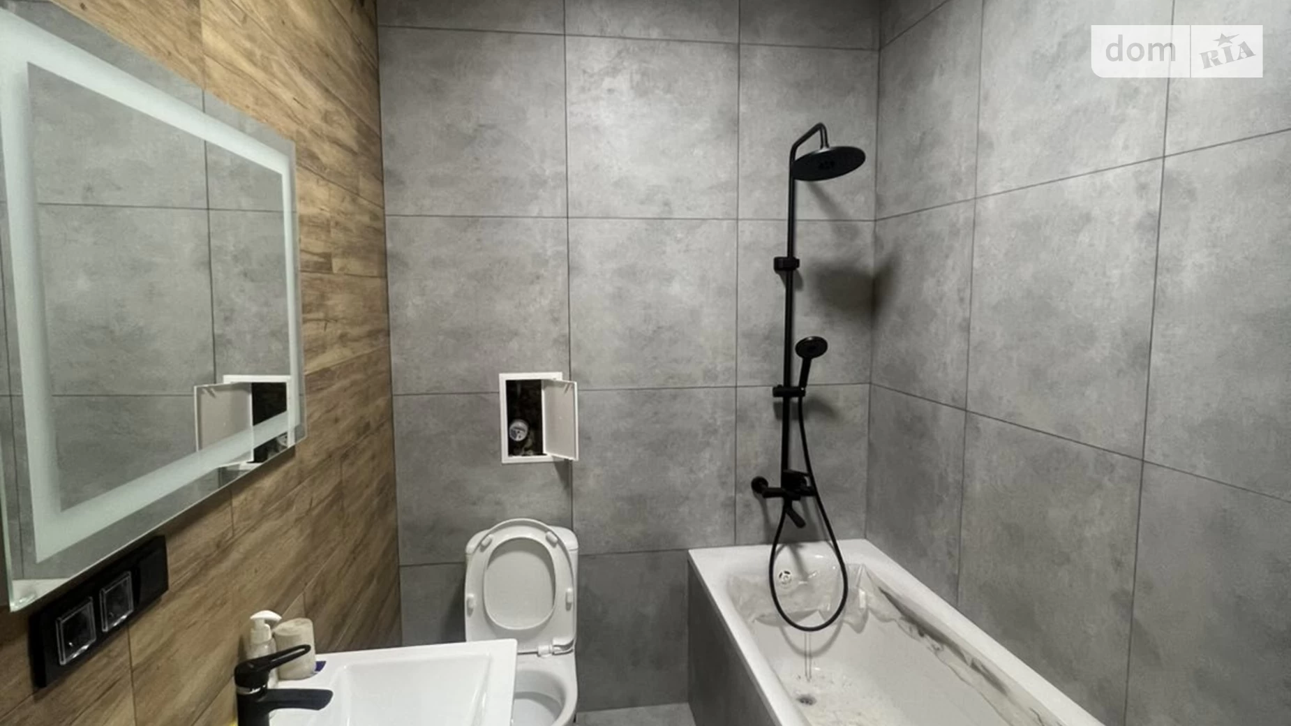 Продается 1-комнатная квартира 43 кв. м в Ивано-Франковске, ул. Ивасюка, 19 - фото 3
