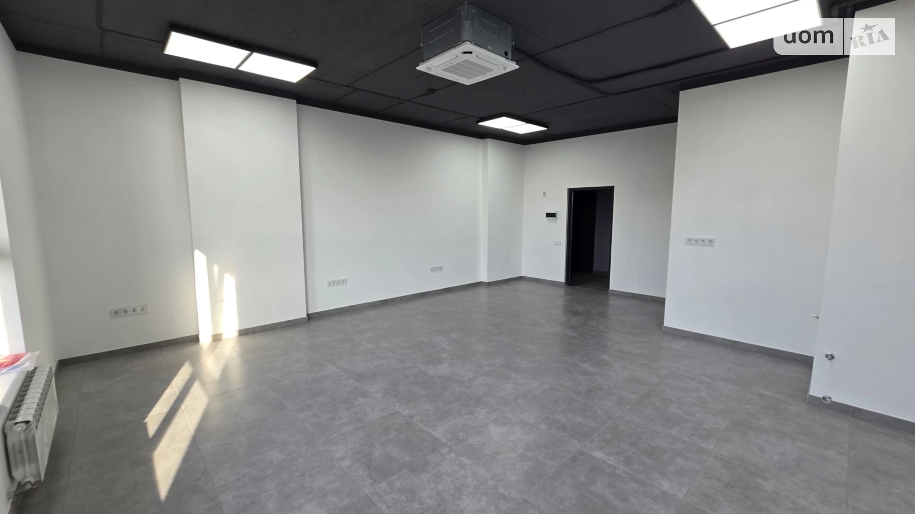 Сдается в аренду офис 40.6 кв. м в бизнес-центре, цена: 10250 грн - фото 4