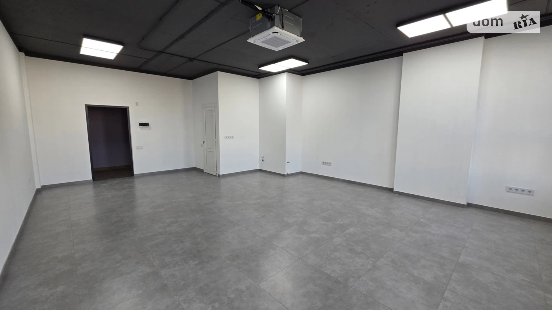 Сдается в аренду офис 47 кв. м в бизнес-центре, цена: 11750 грн - фото 3