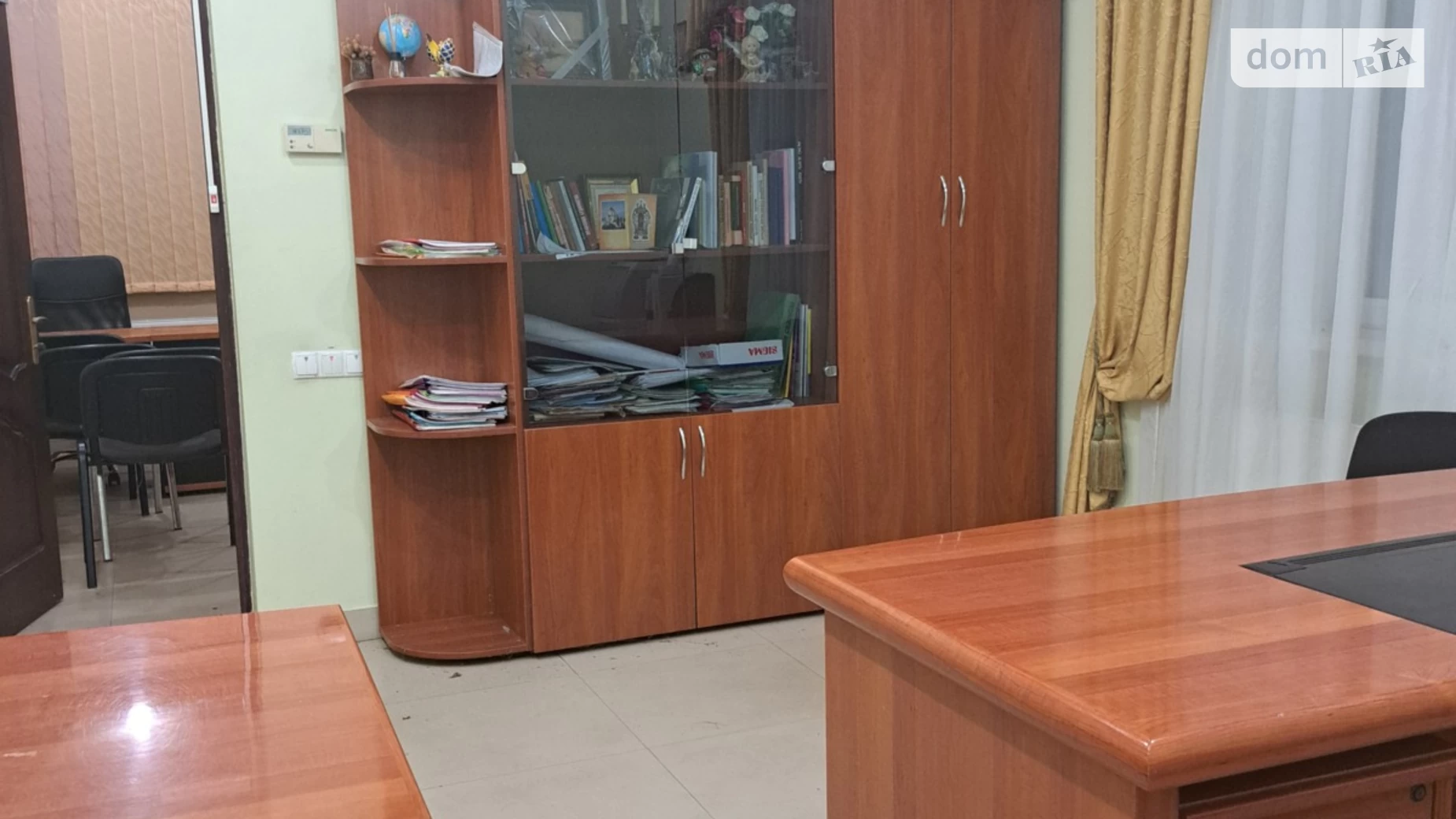 Сдается в аренду офис 133.1 кв. м в бизнес-центре, цена: 900 $ - фото 2
