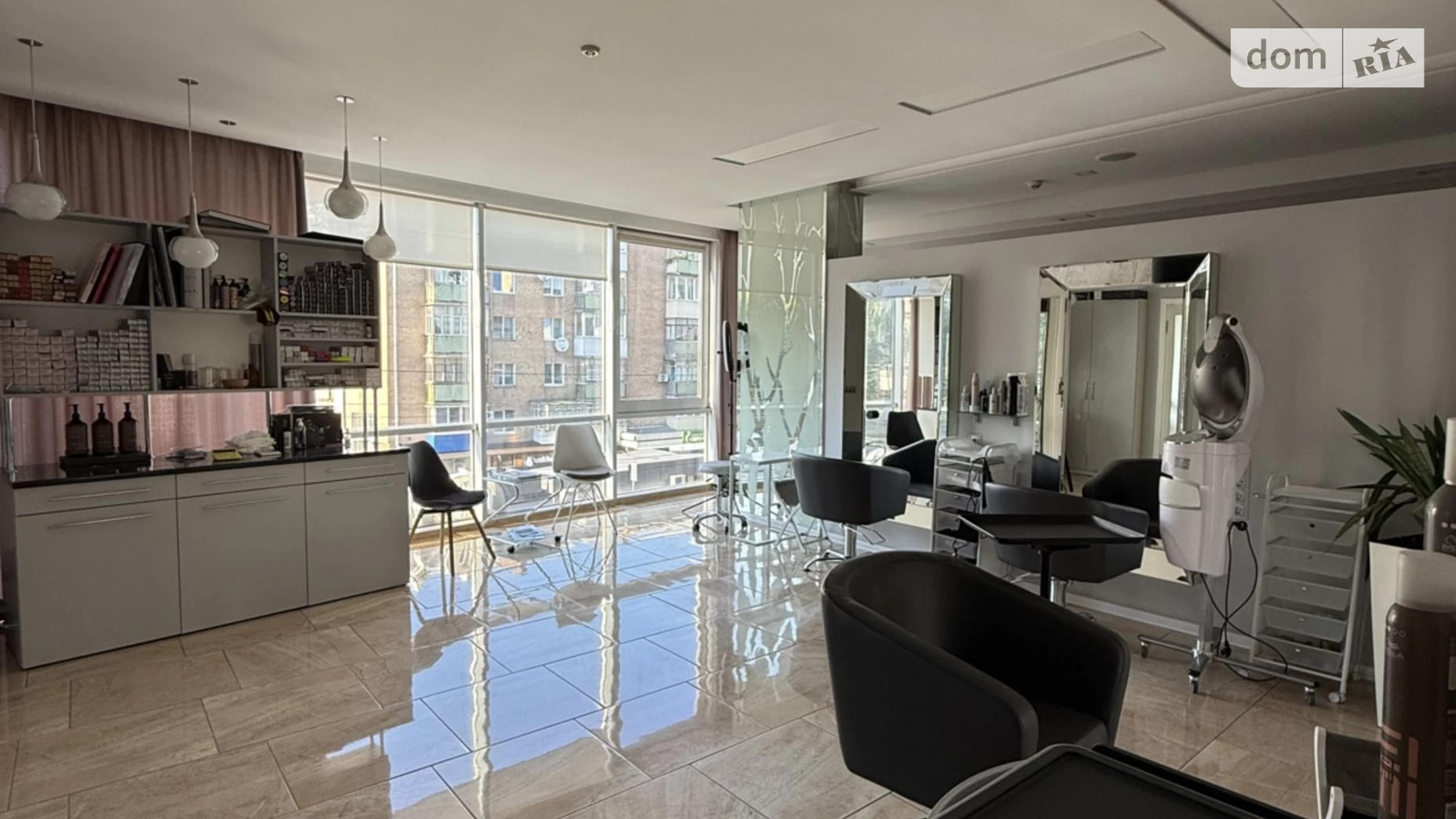 Продается объект сферы услуг 245 кв. м в 6-этажном здании, цена: 16000 € - фото 2