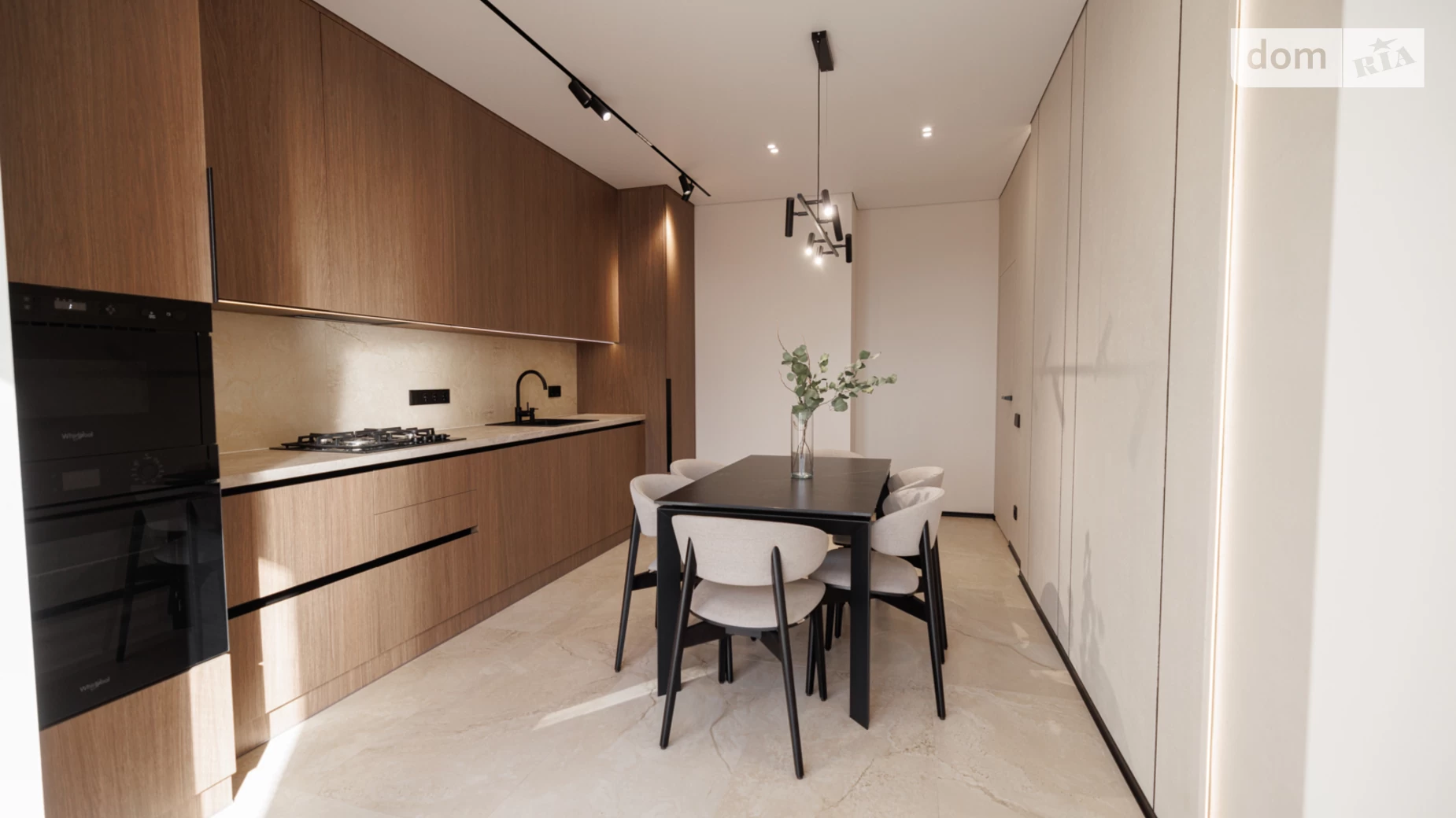 Продается 2-комнатная квартира 65.1 кв. м в Ивано-Франковске, ул. Гетьмана Ивана Мазепы, 164 корпус 2 - фото 2