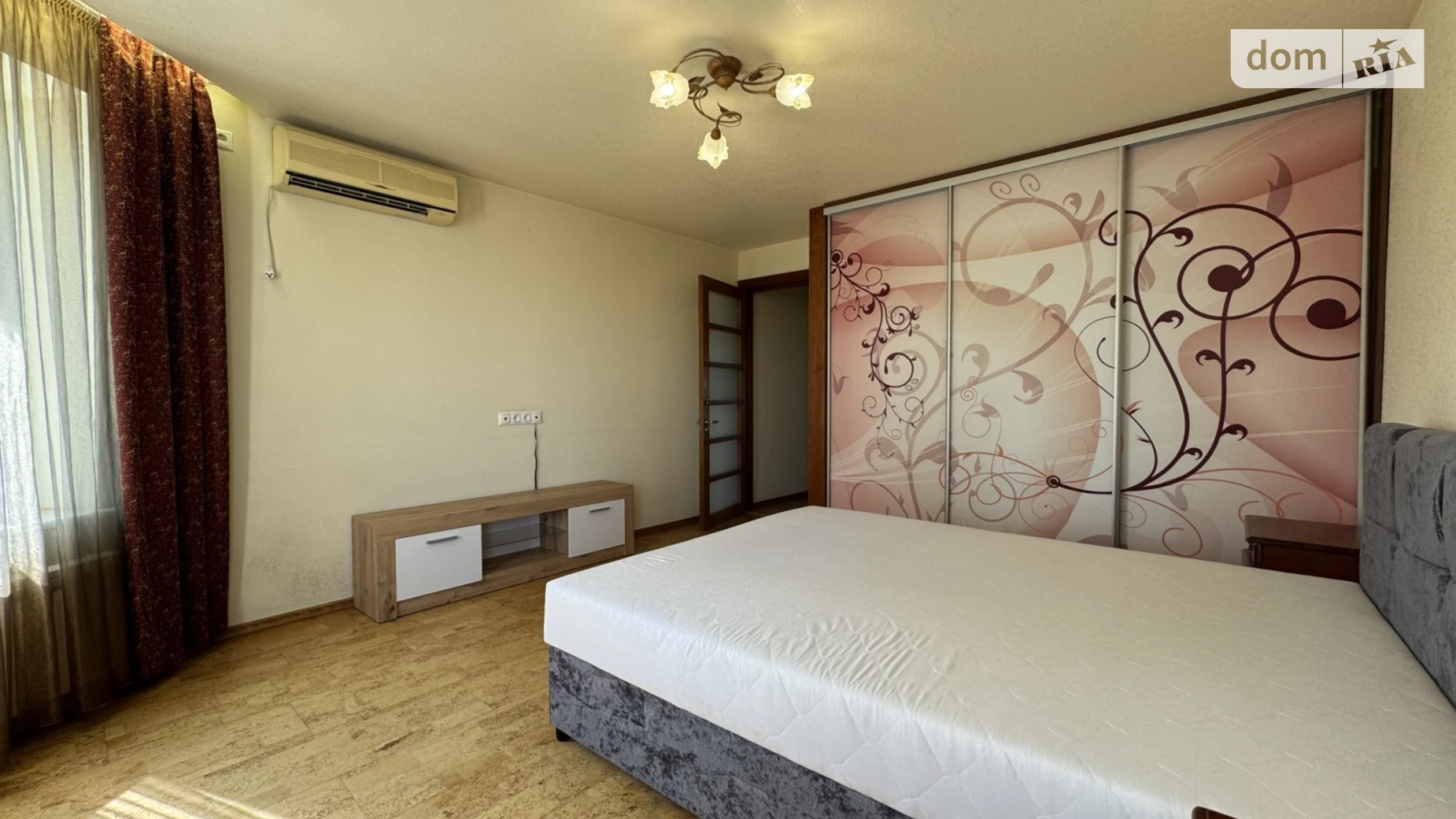 Продается 3-комнатная квартира 110 кв. м в Днепре, ул. Троицкая - фото 2