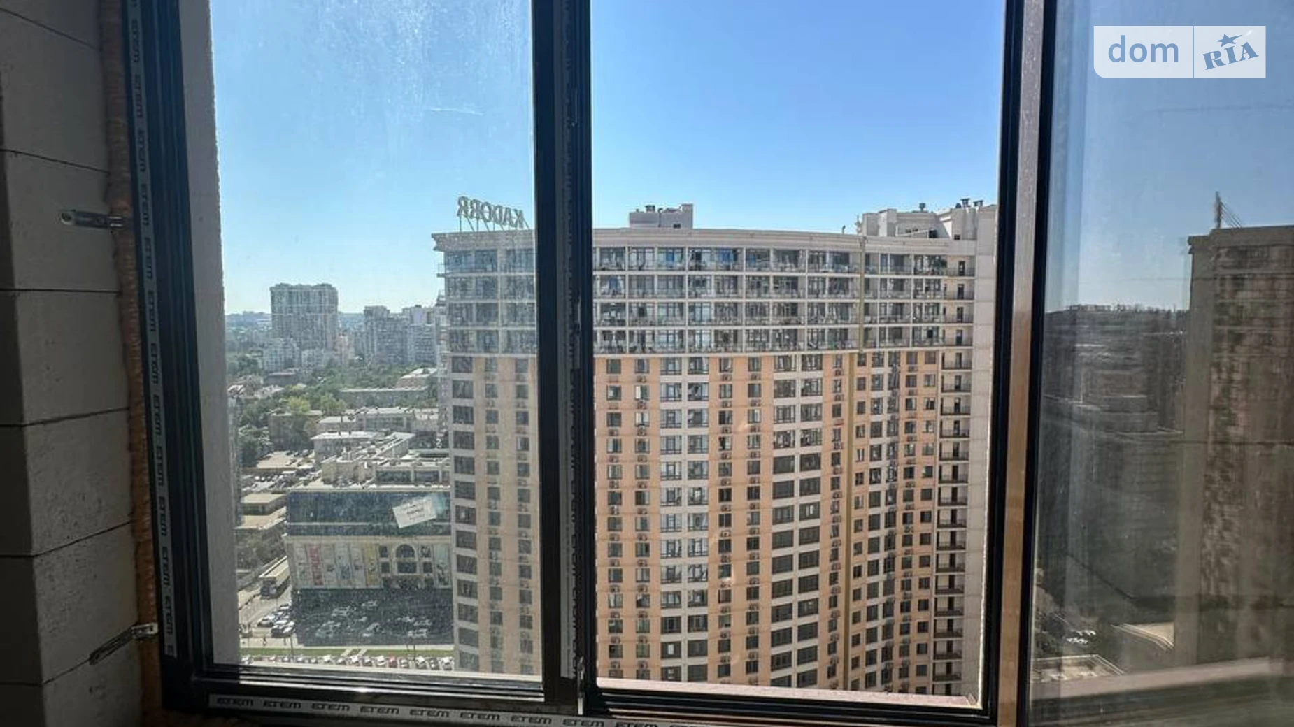 Продается 2-комнатная квартира 67.87 кв. м в Одессе, ул. Генуэзская, 1/1 - фото 2