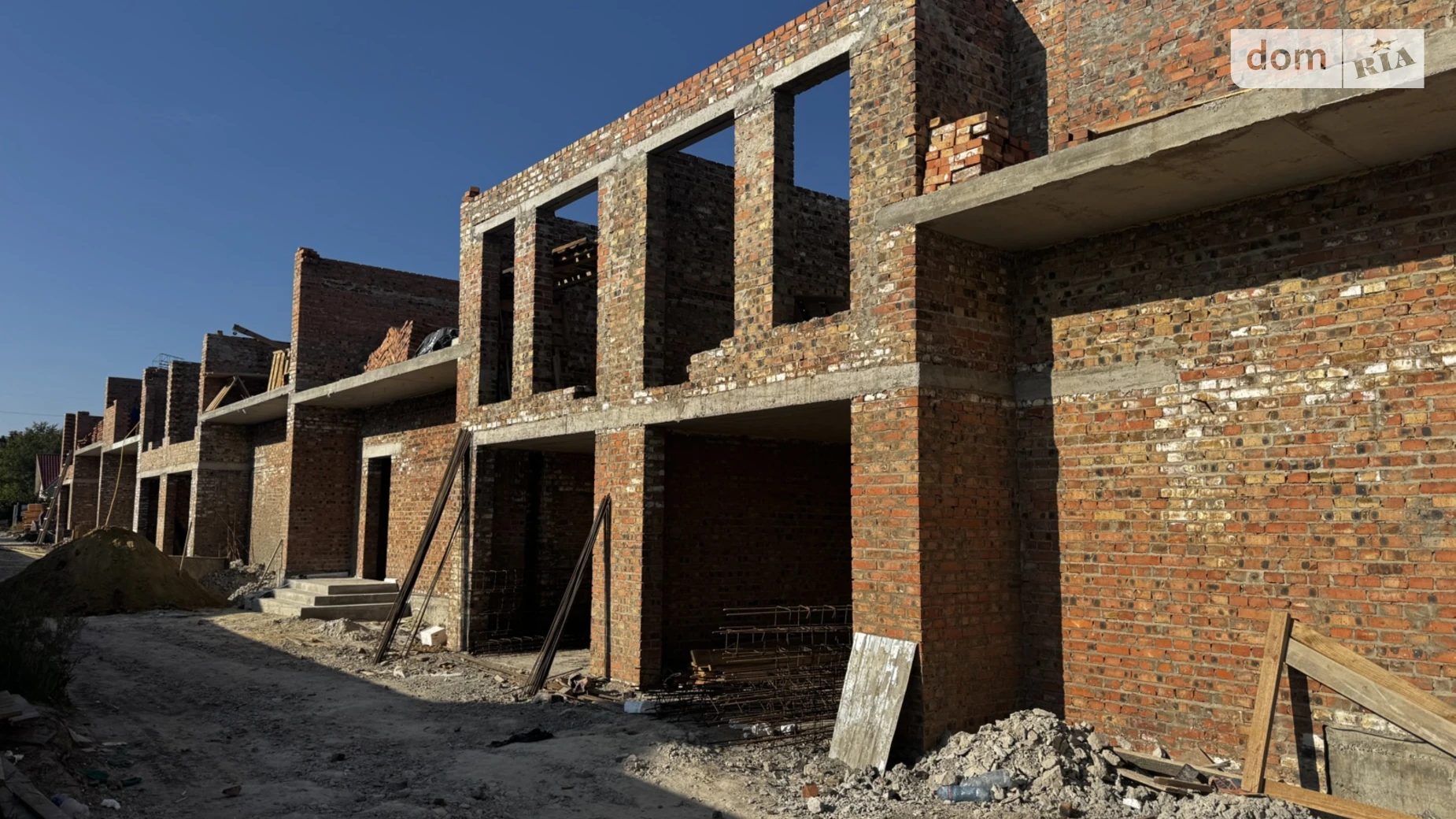 Продается 4-комнатная квартира 140 кв. м в Ровно, ул. Степана Демьянчука, 17 - фото 2