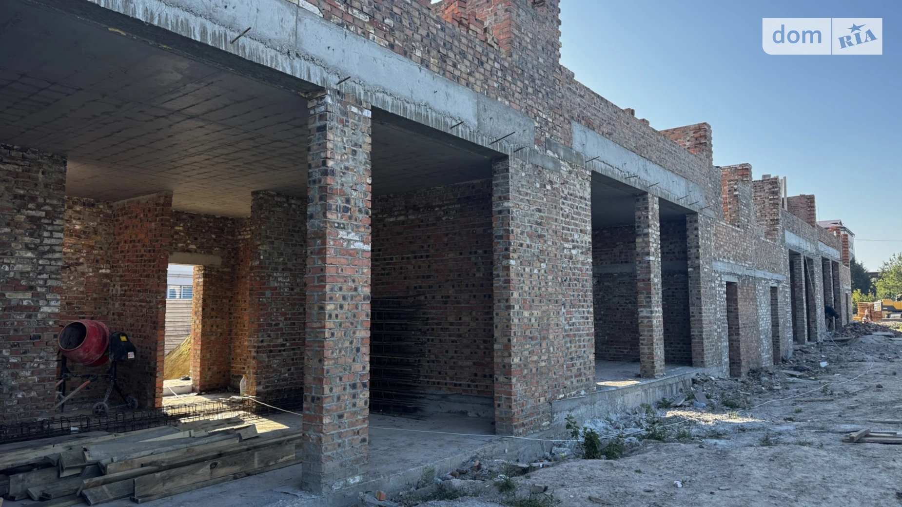 Продается 4-комнатная квартира 140 кв. м в Ровно, ул. Степана Демьянчука, 17 - фото 3